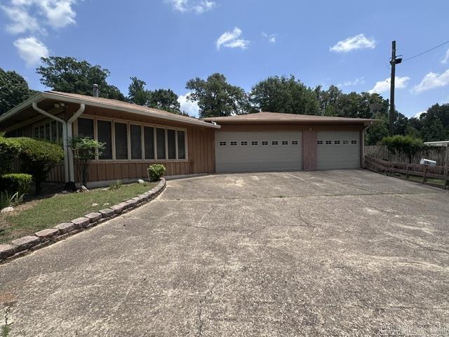 2143 N Wyatt Drive Property Photo 6