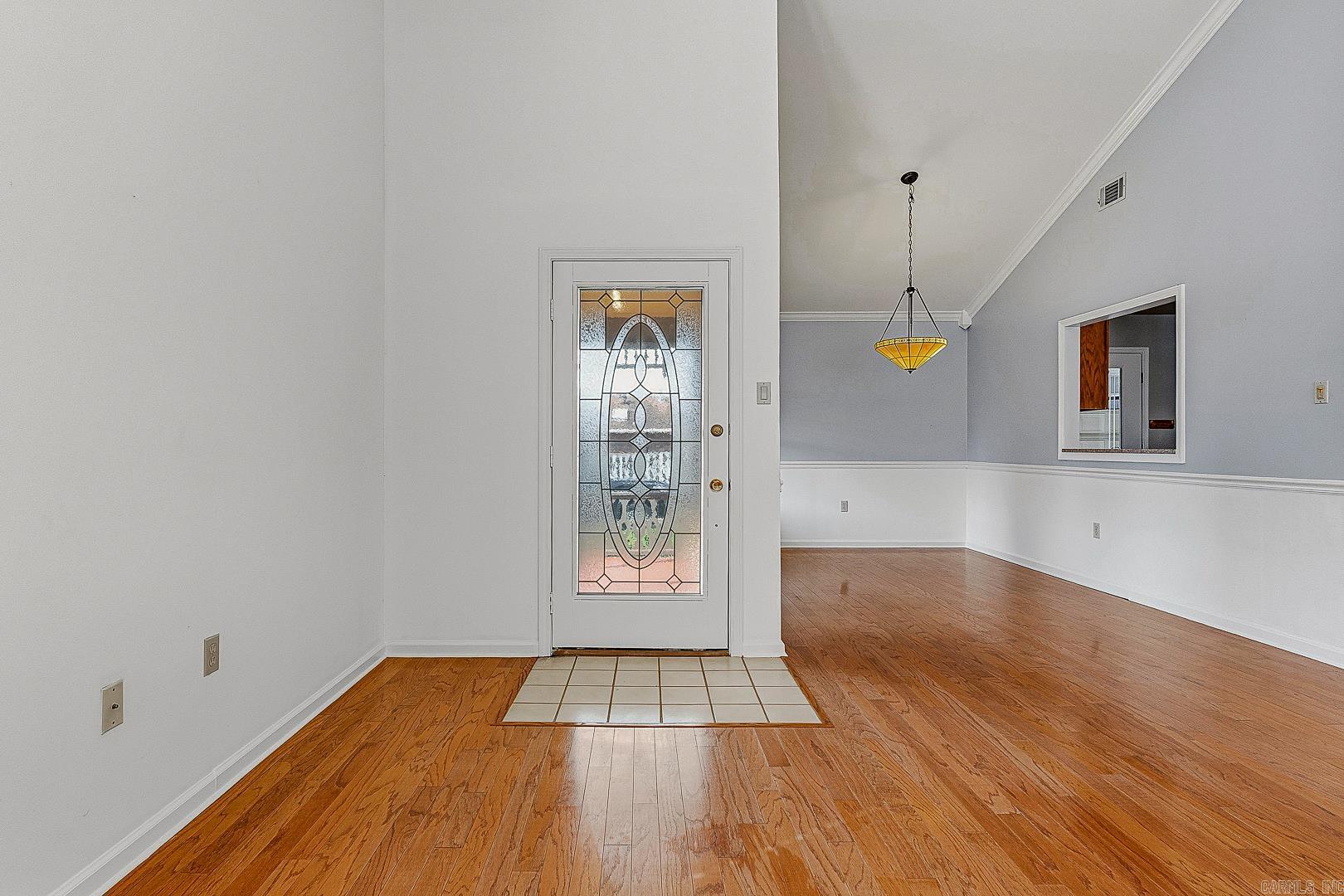 2607 Greenbriar Property Photo 5