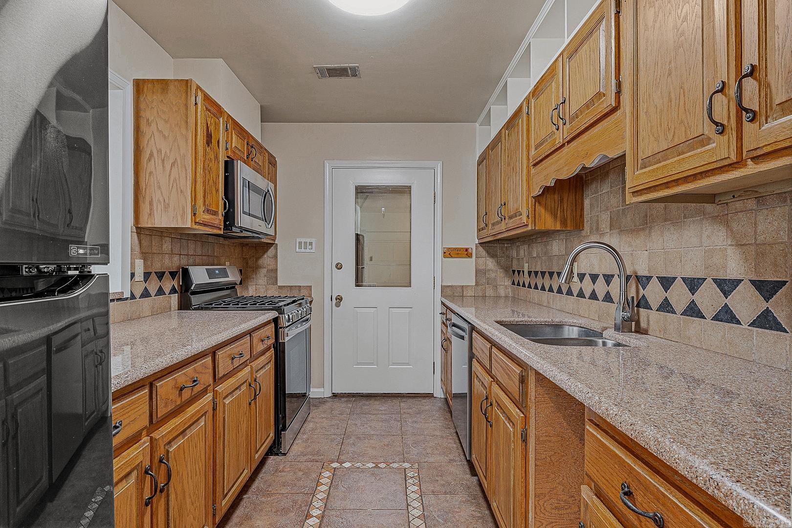 2607 Greenbriar Property Photo 12