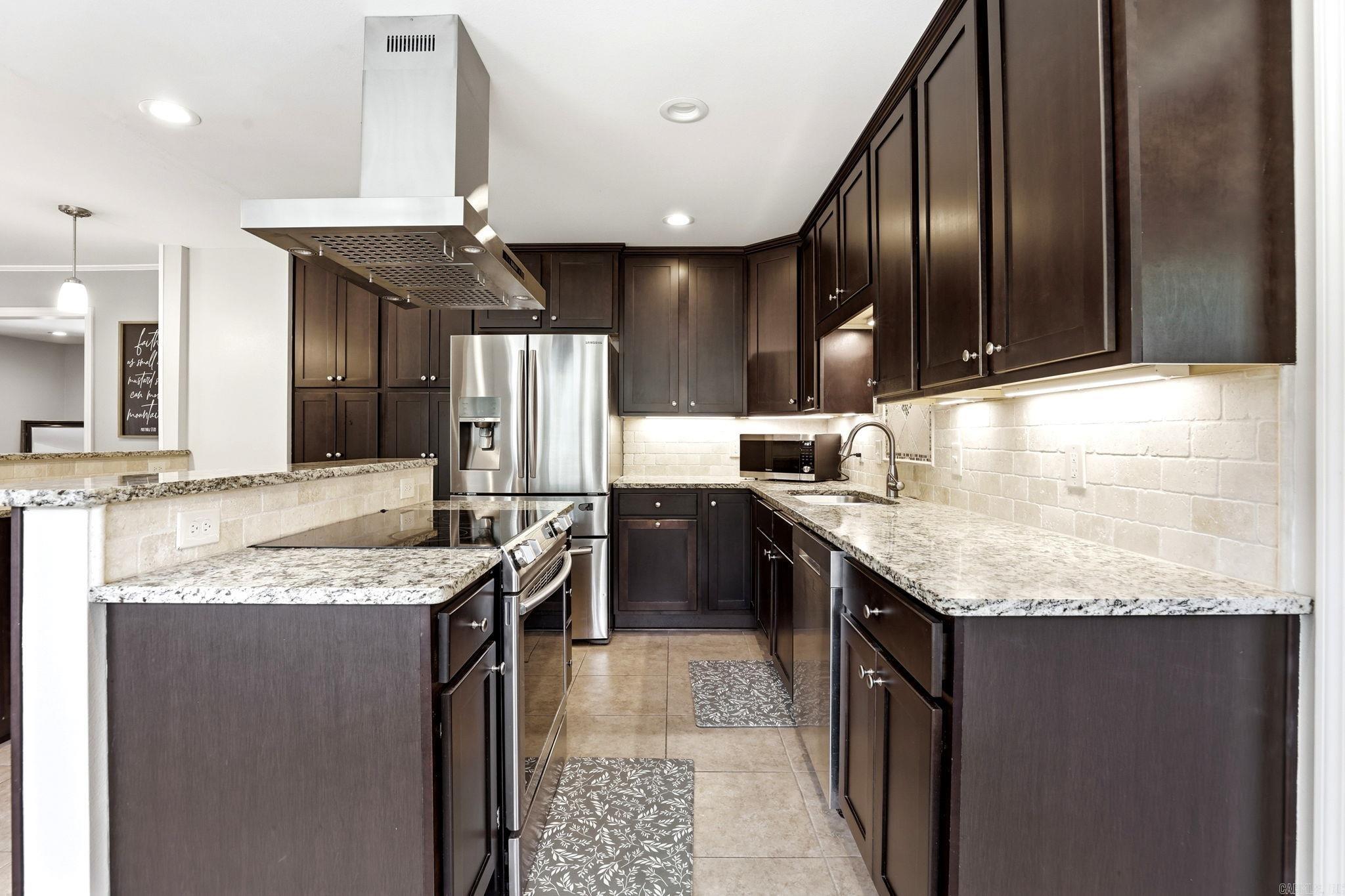 12815 Saint Charles Boulevard Property Photo 10