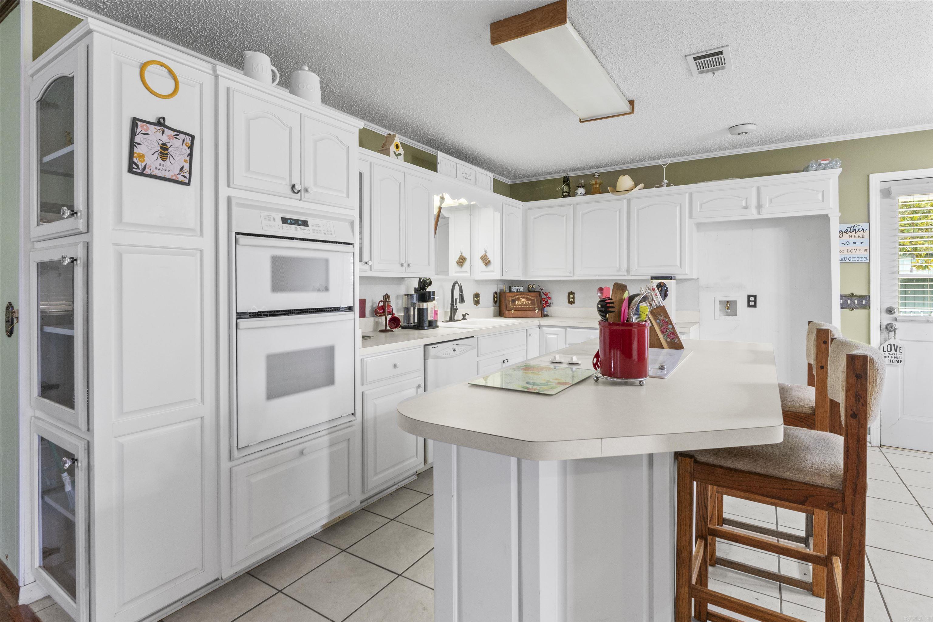 7665 Market Property Photo 10