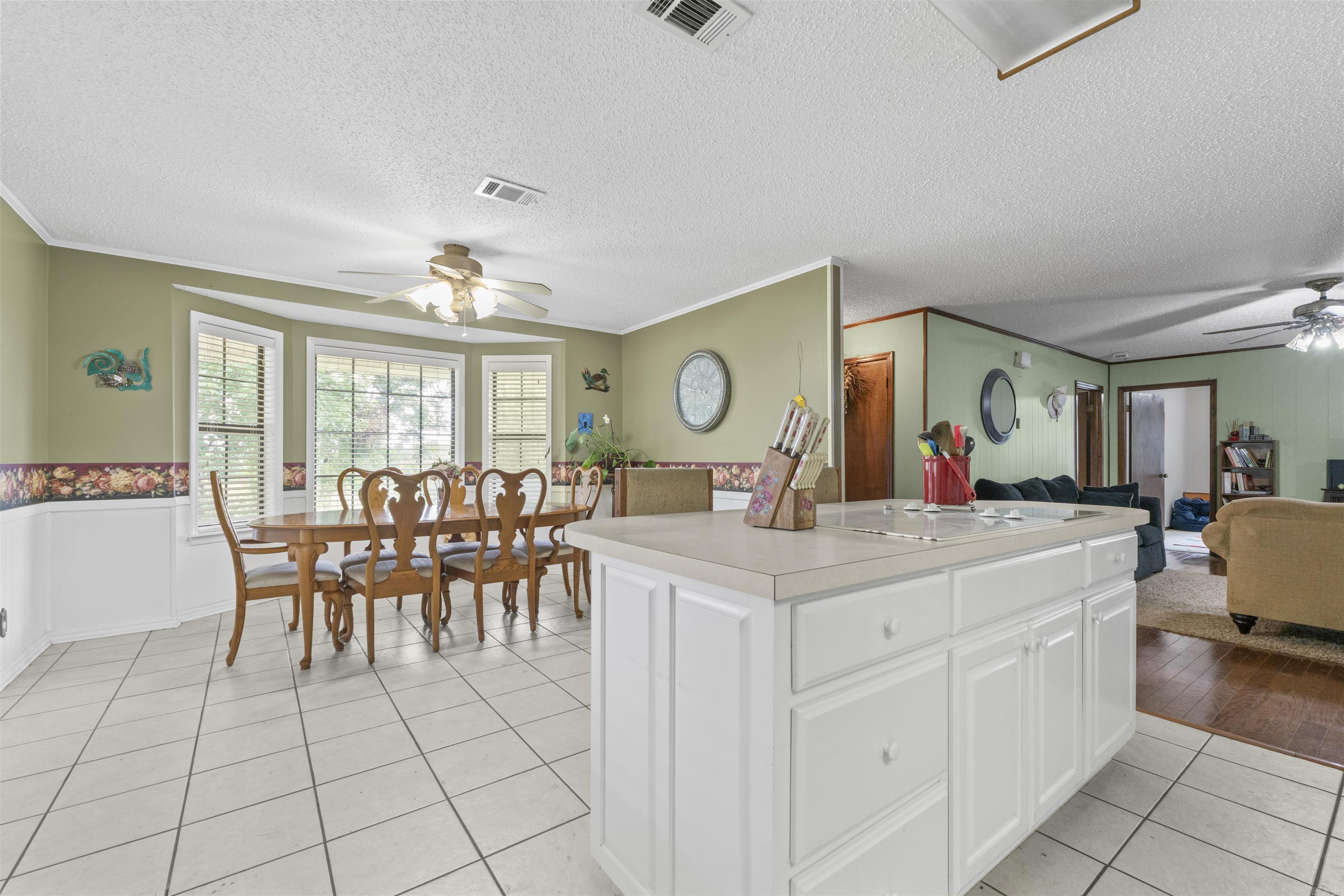 7665 Market Property Photo 13