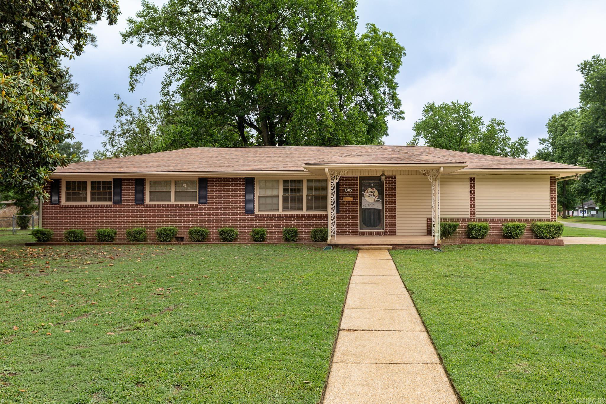 1305 Columbia Street Property Photo 1