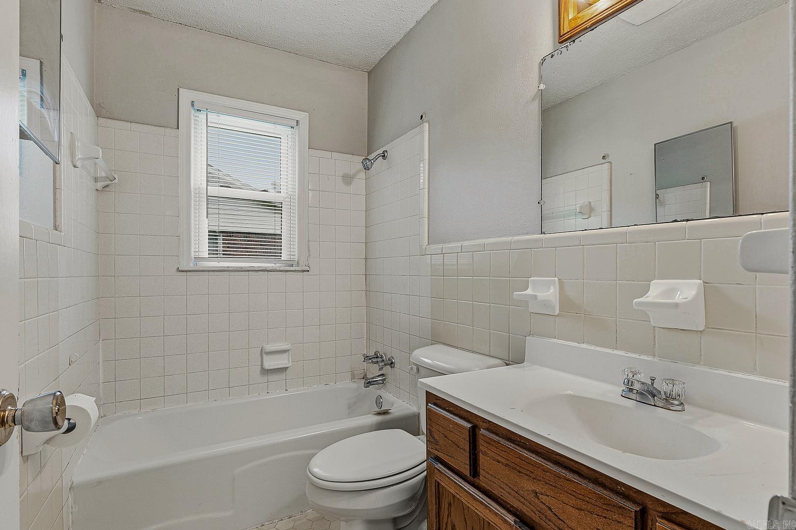 1721 Westwood Drive Property Photo 10