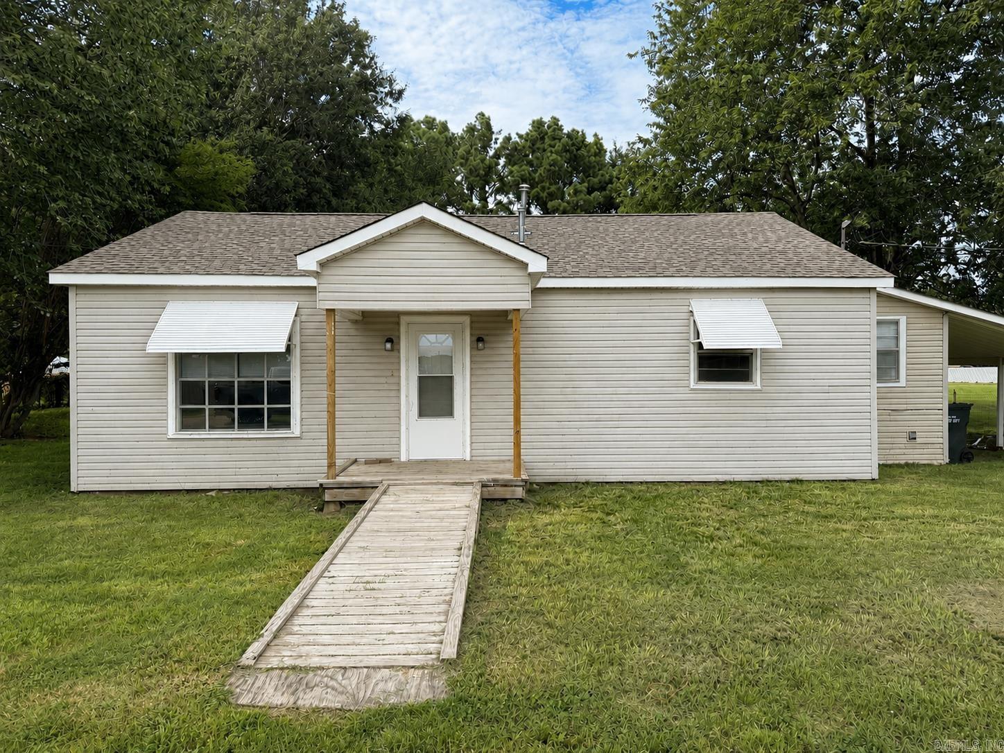 404 Elm Street Property Photo 1