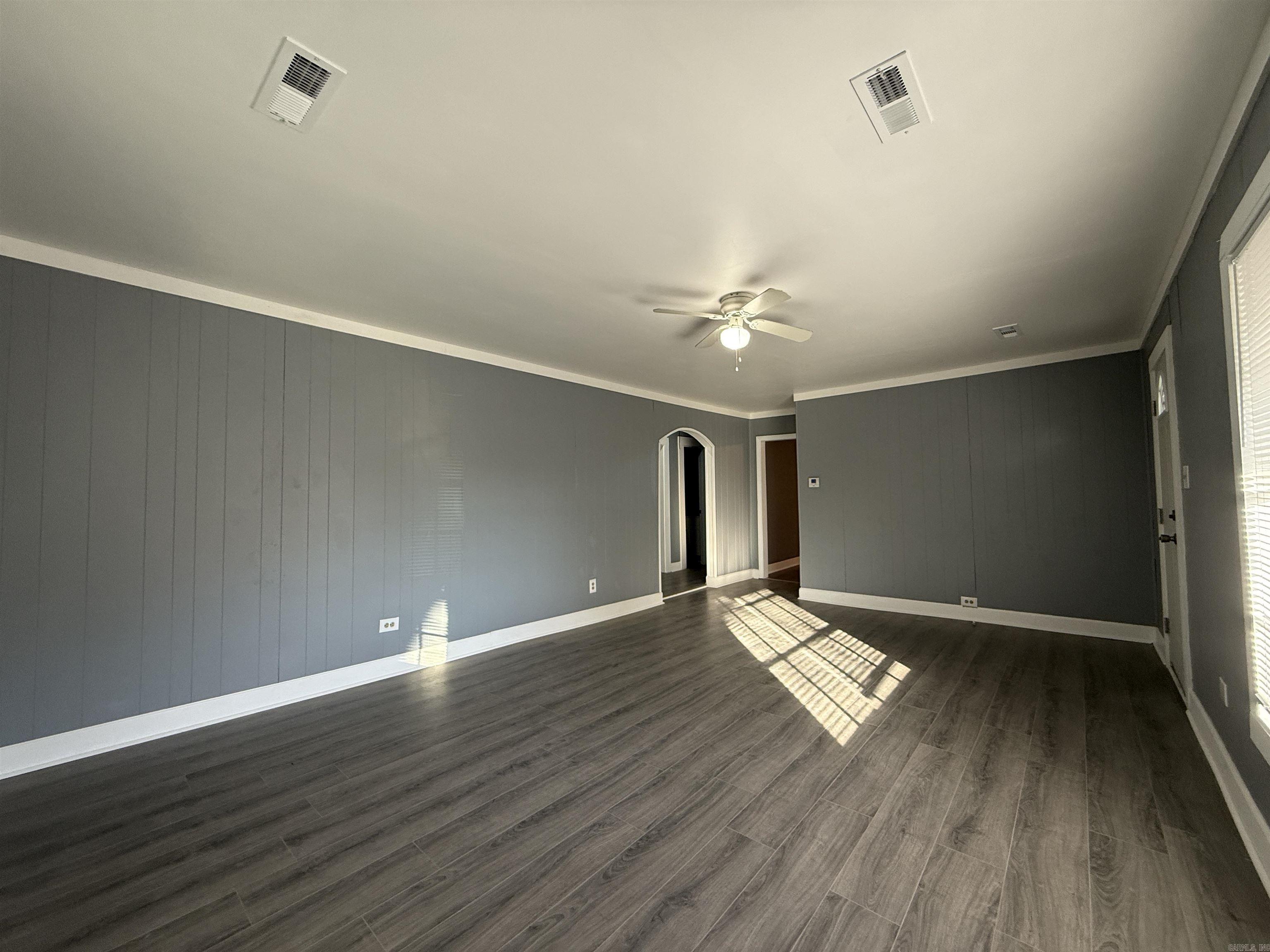 404 Elm Street Property Photo 3