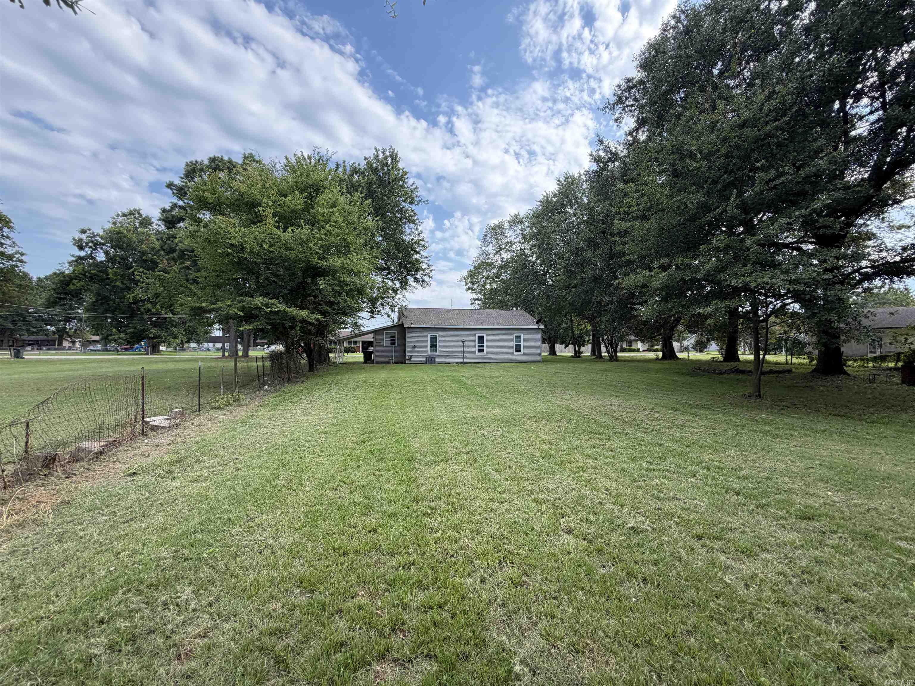 404 Elm Street Property Photo 14