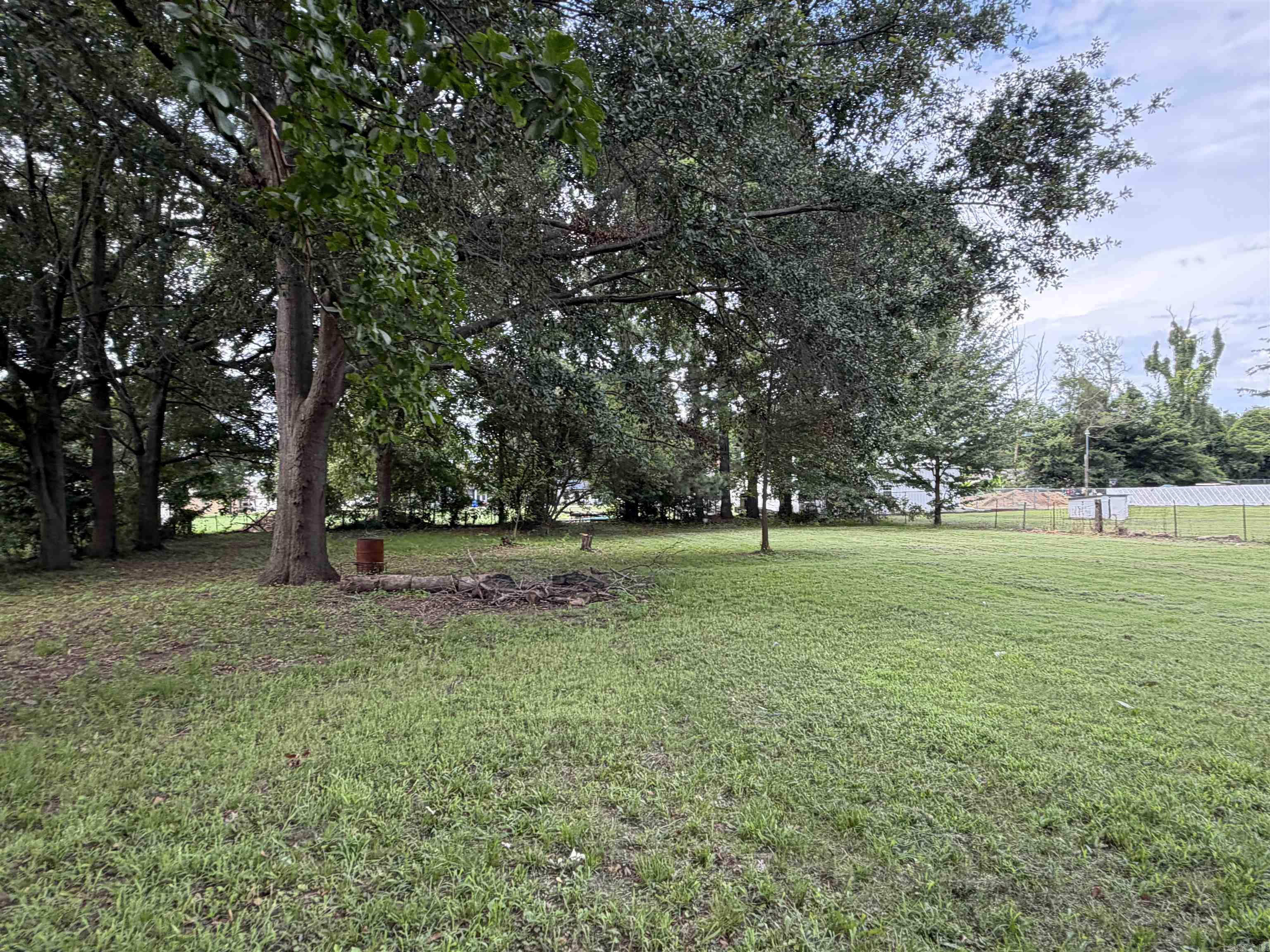 404 Elm Street Property Photo 17