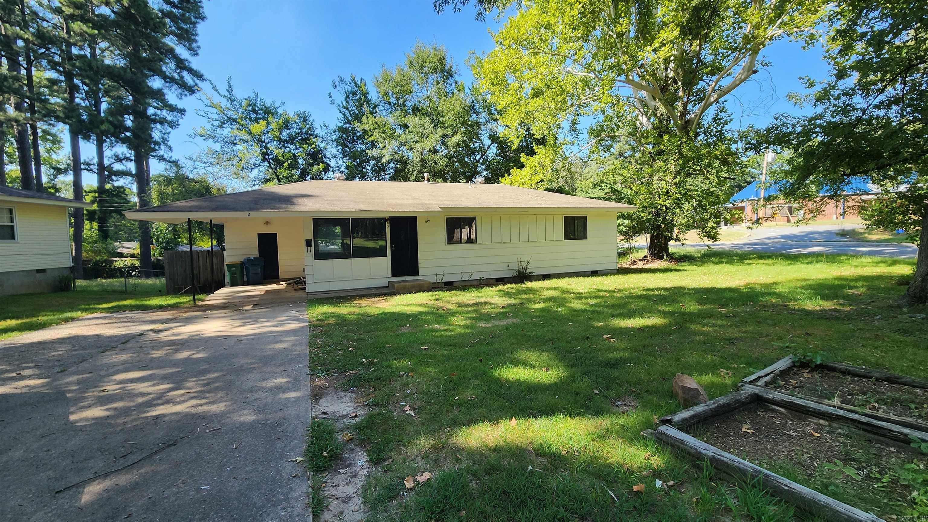 2 Southmont Drive Property Photo 1