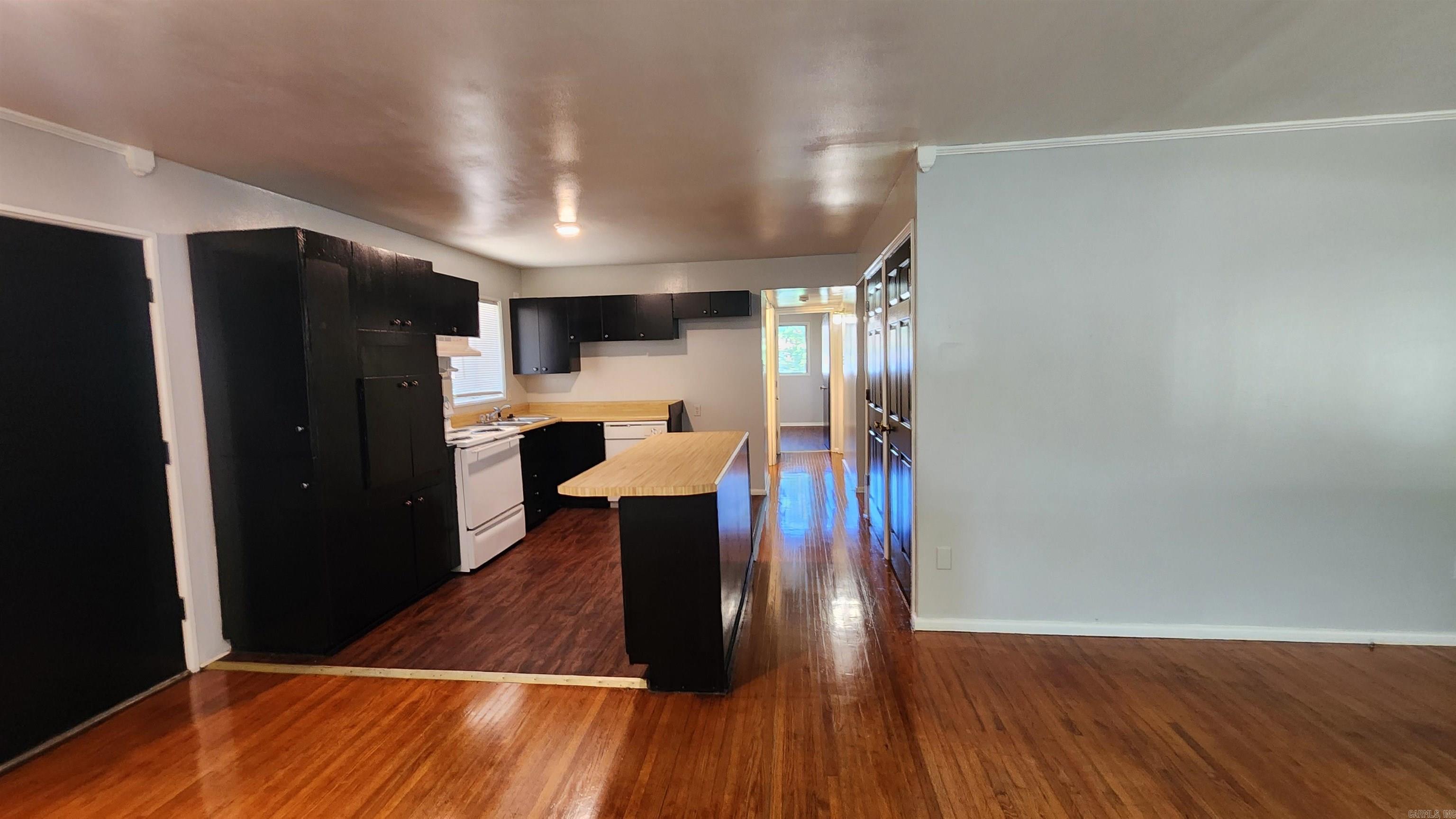 2 Southmont Drive Property Photo 7