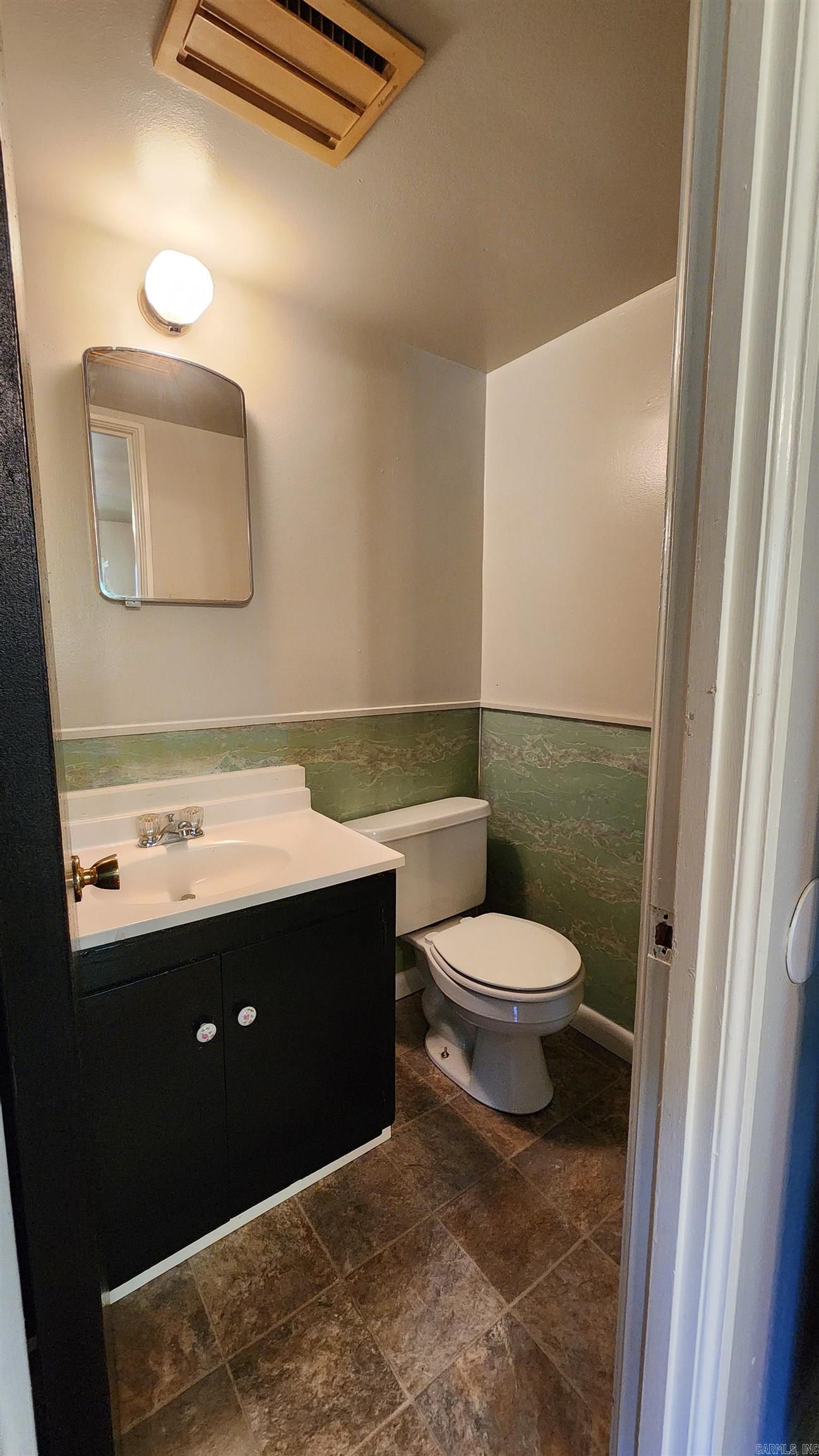 2 Southmont Drive Property Photo 18
