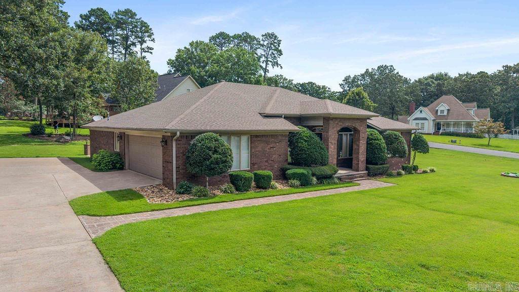 1010 Huntington Place Property Photo 4
