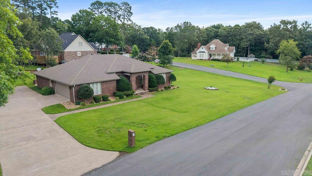 1010 Huntington Place Property Photo 5
