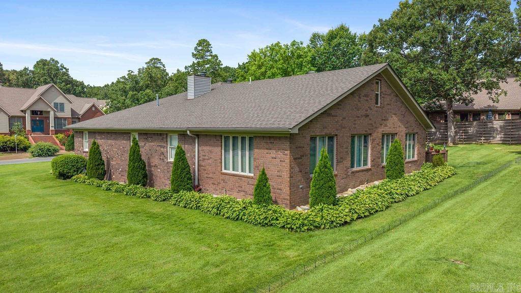 1010 Huntington Place Property Photo 7