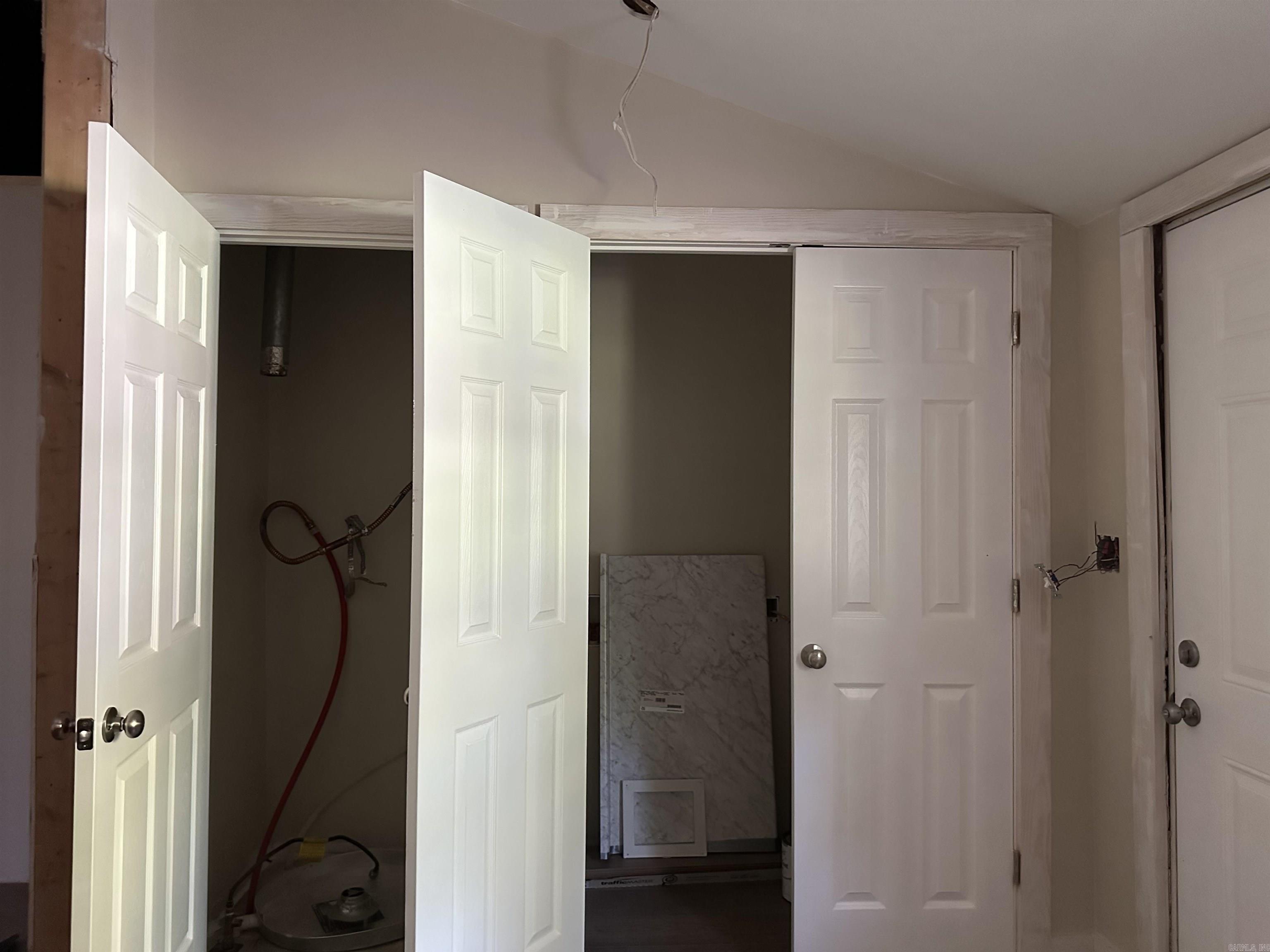 1104 School Street Property Photo 9