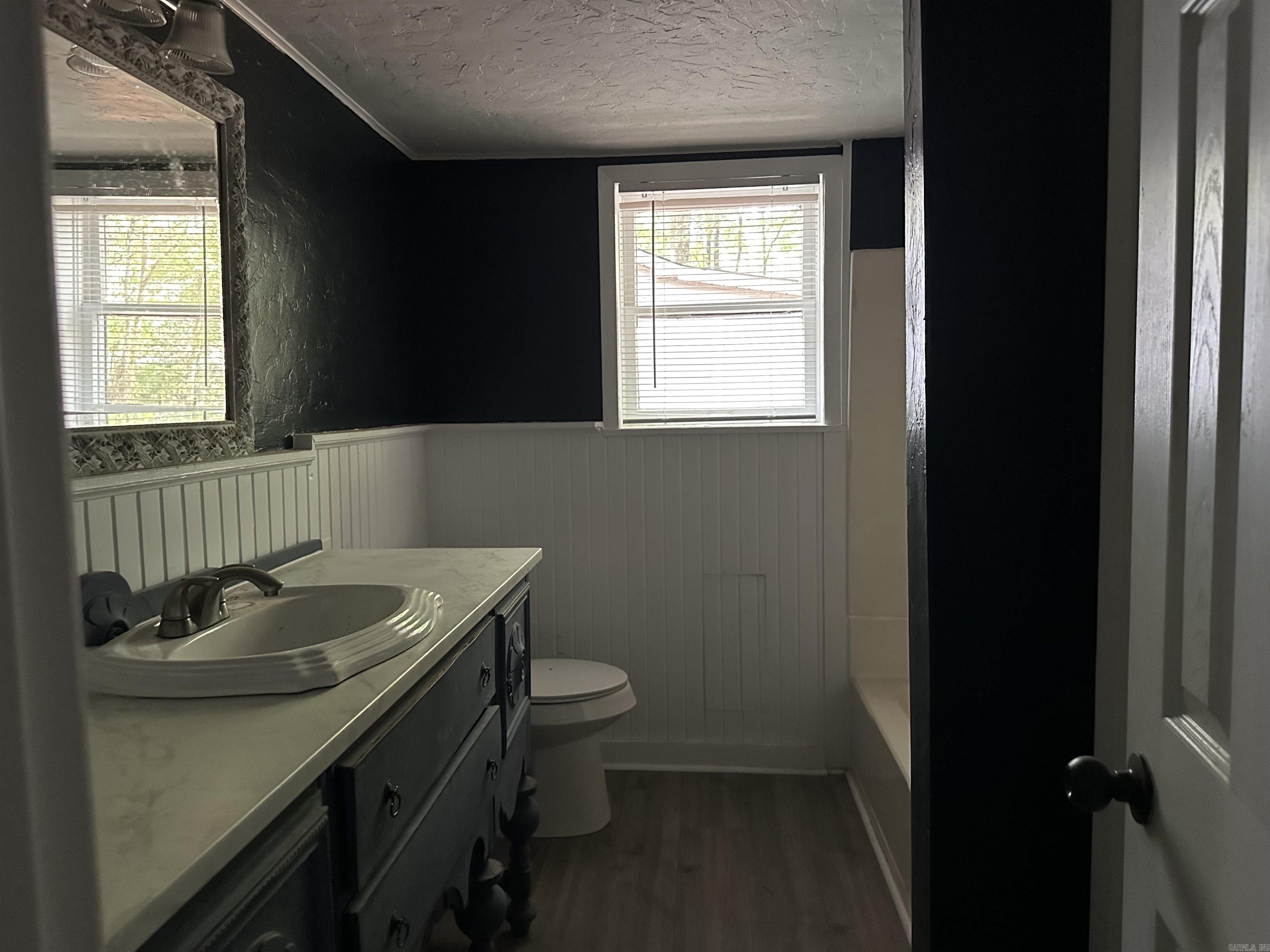 1104 School Street Property Photo 17