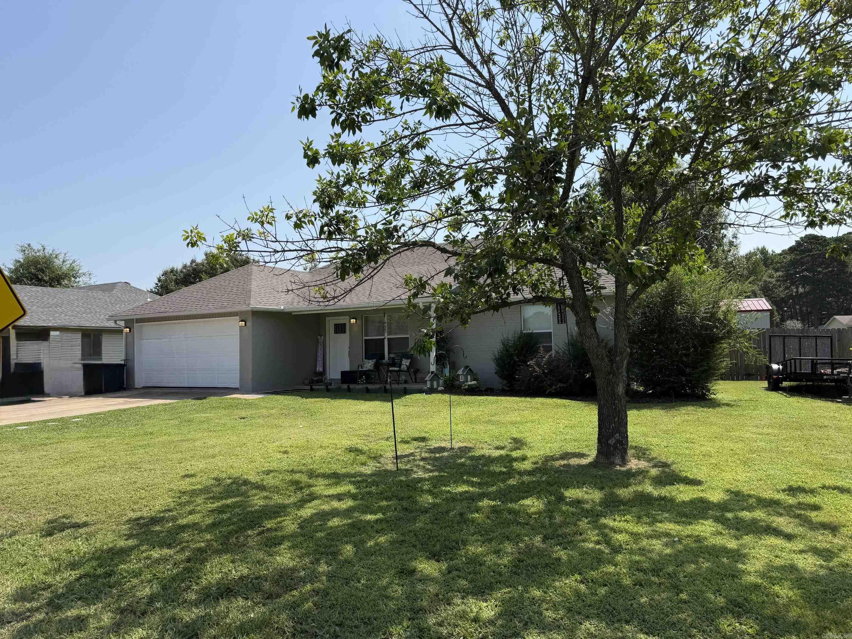409 Atoka Property Photo 1