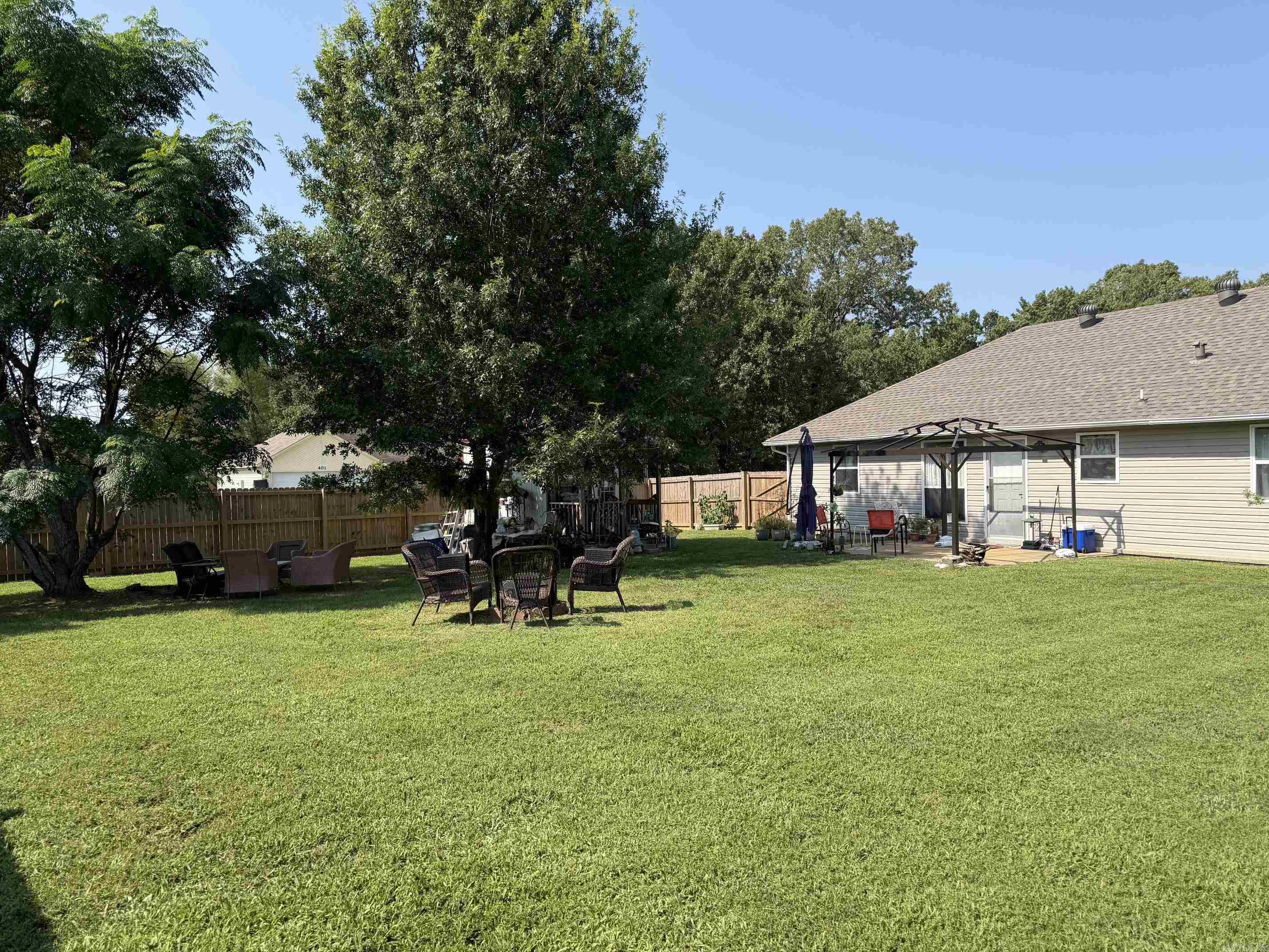 409 Atoka Property Photo 5