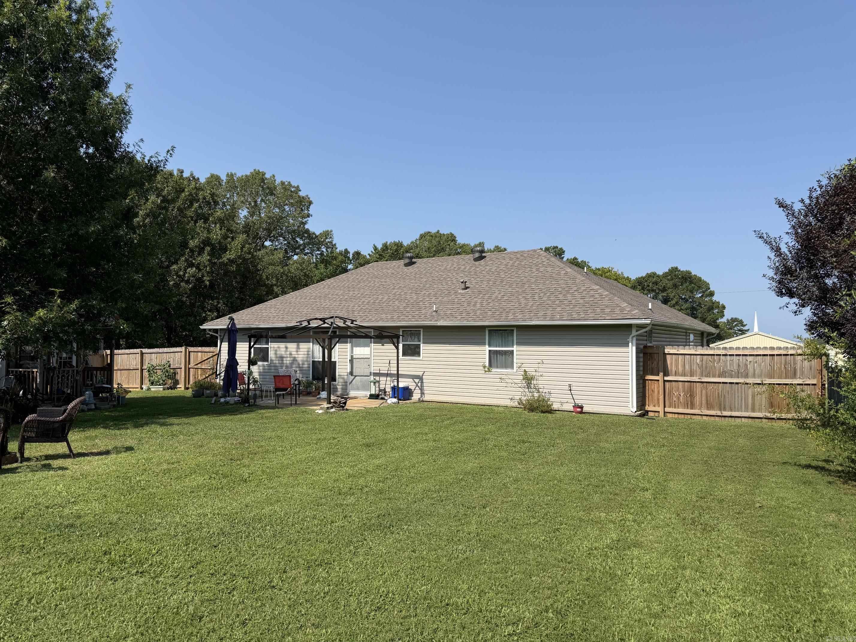 409 Atoka Property Photo 6