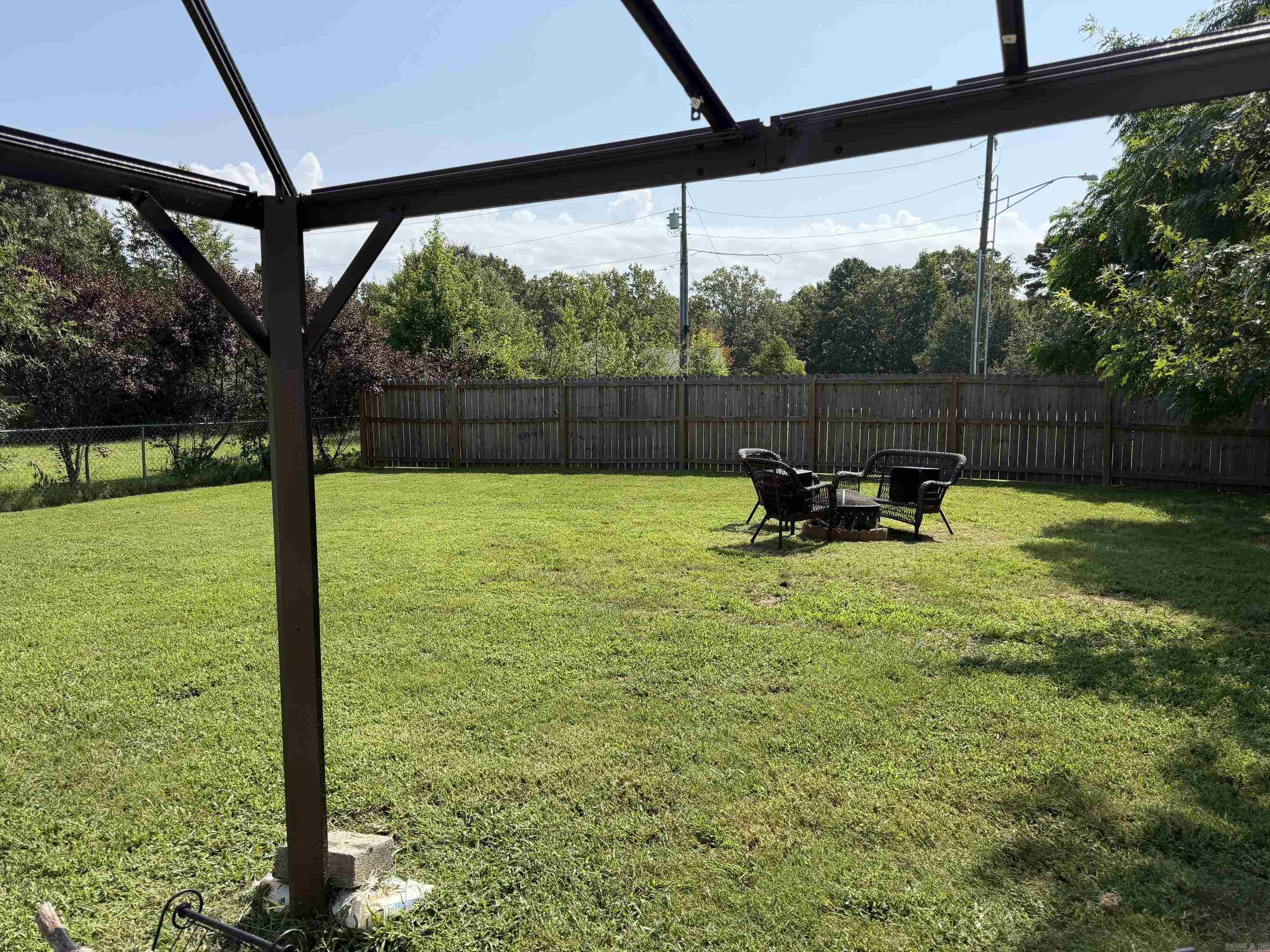 409 Atoka Property Photo 7