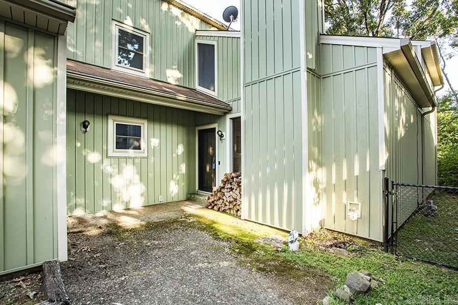 1513 Pickering Property Photo 4