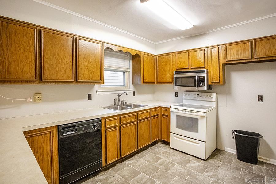1513 Pickering Property Photo 13