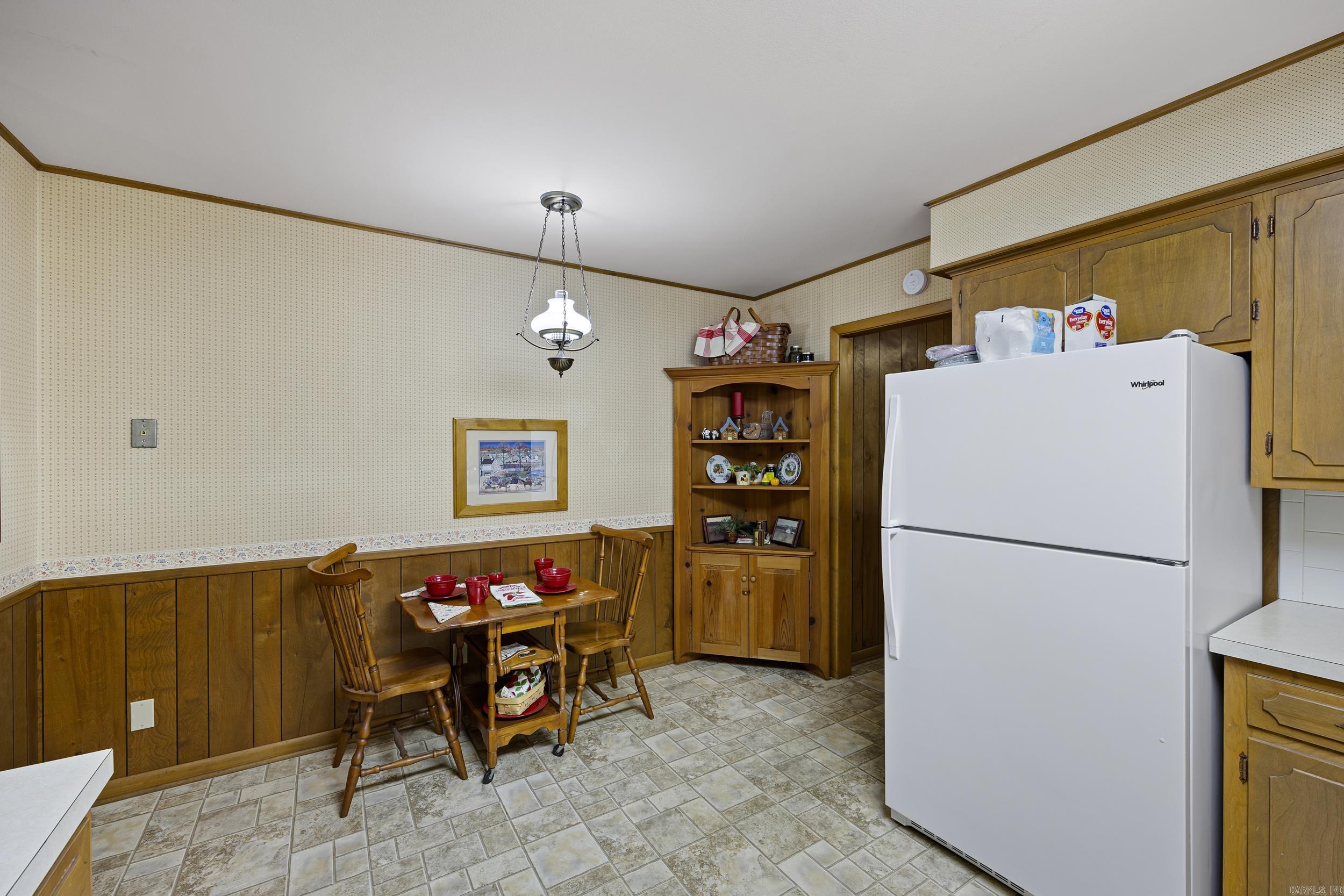 1010 N Detroit Avenue Property Photo 7