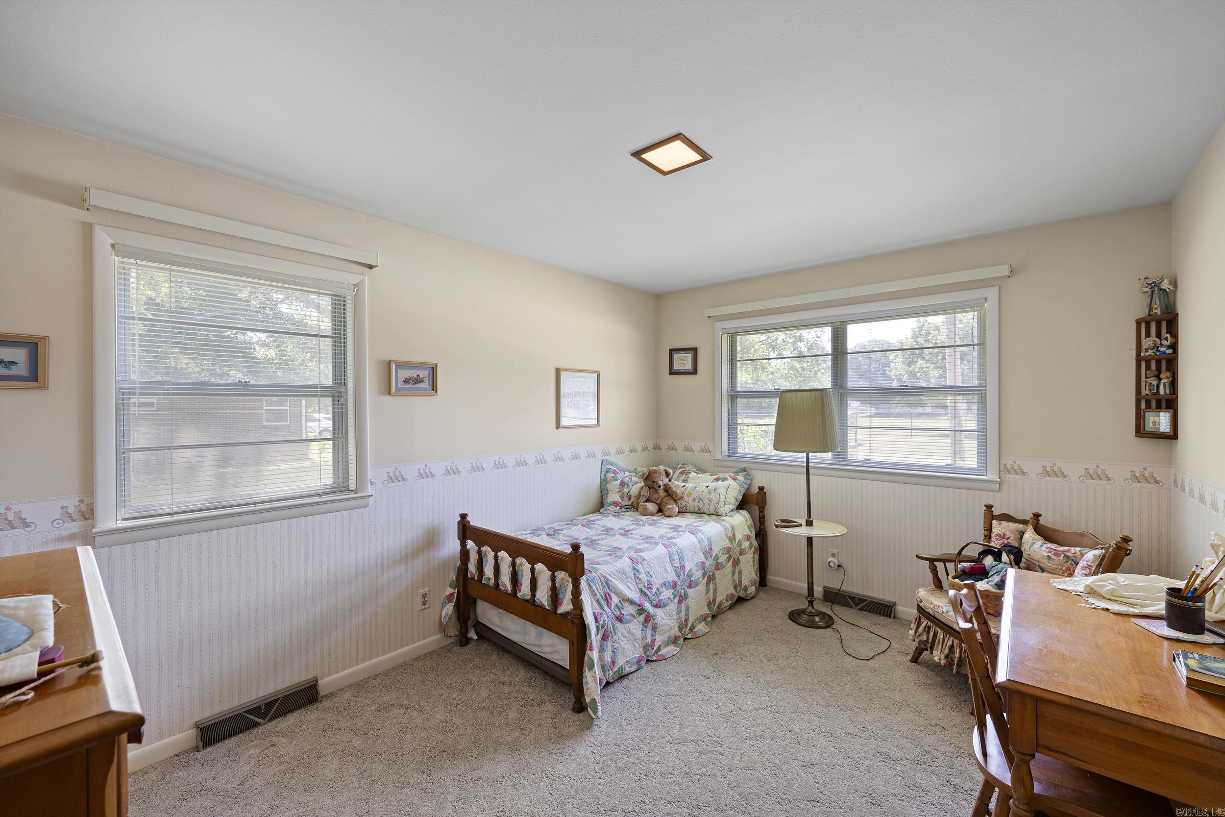 1010 N Detroit Avenue Property Photo 11