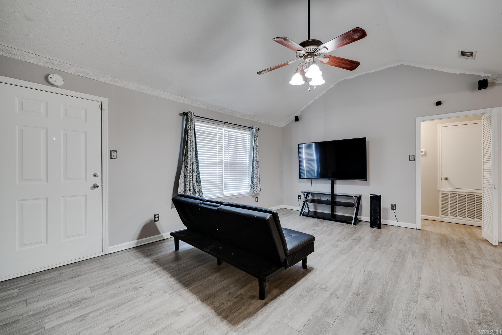 14 Triple J Property Photo 5