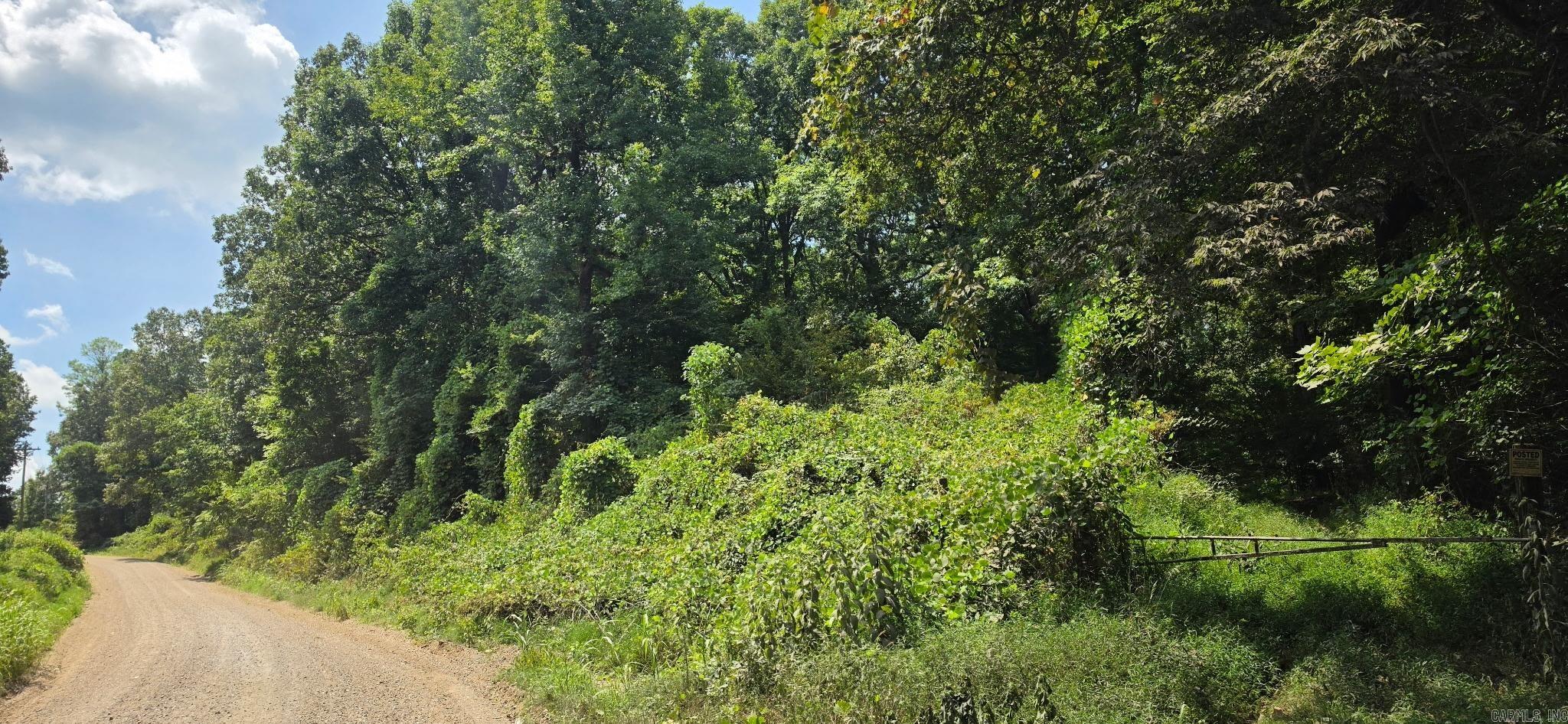 00 Cr 724 Property Photo 3