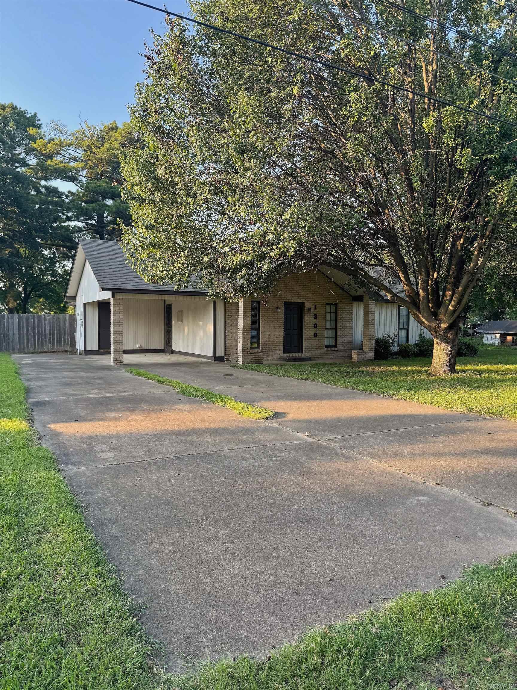 1300 Charles Street Property Photo 3