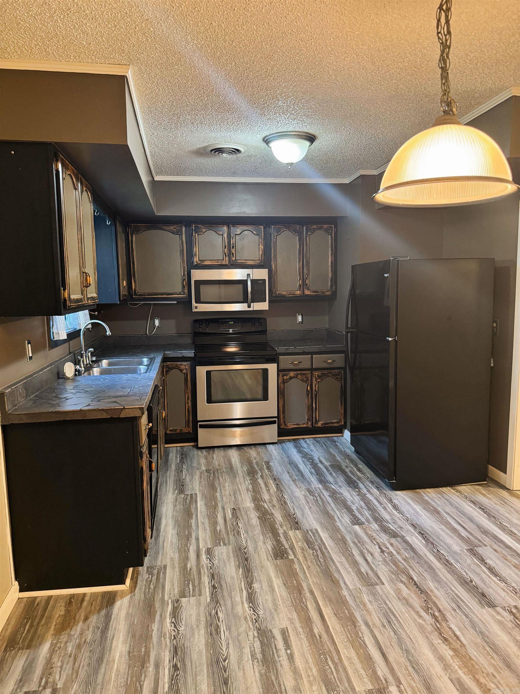1300 Charles Street Property Photo 6
