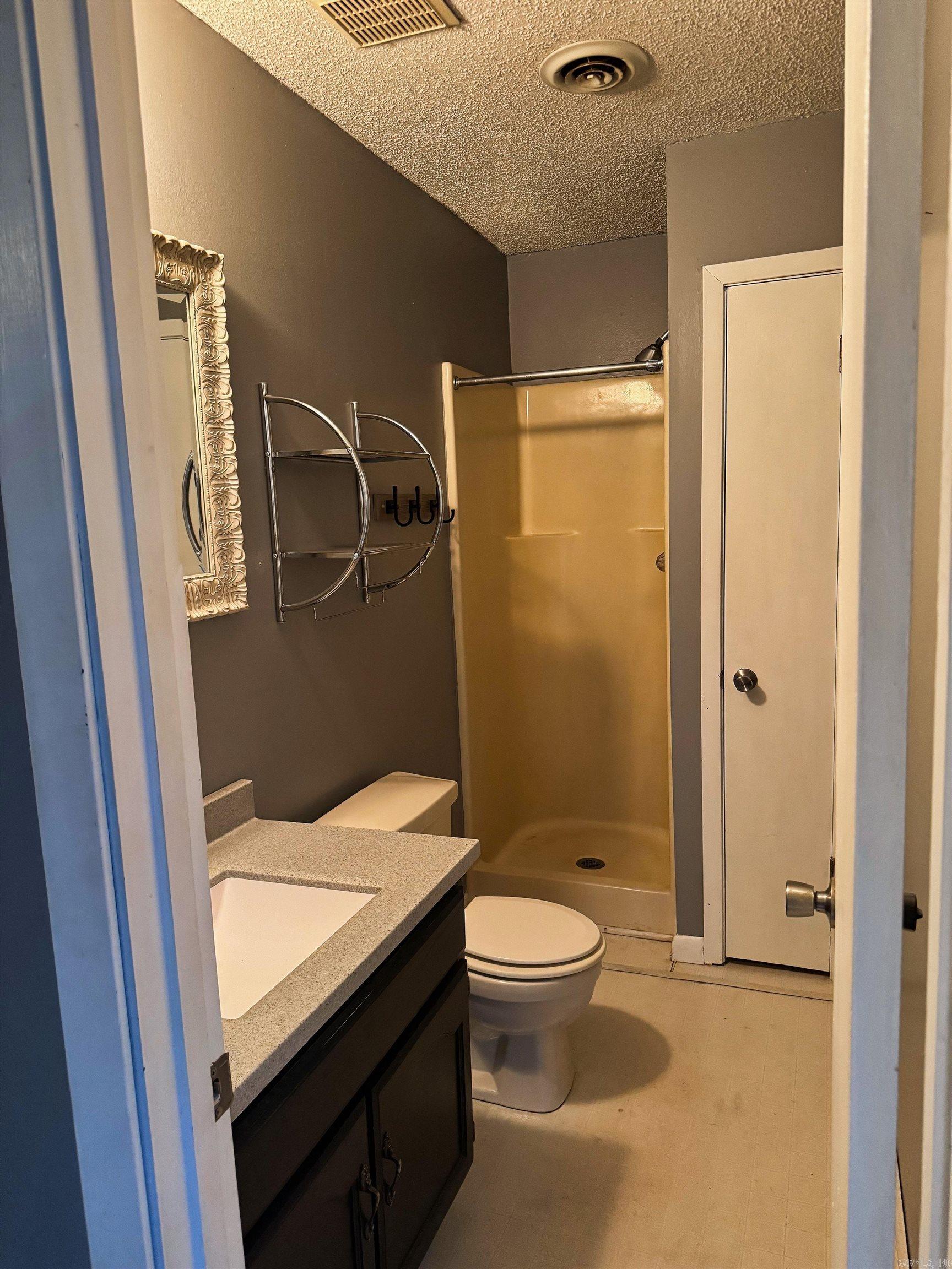 1300 Charles Street Property Photo 18