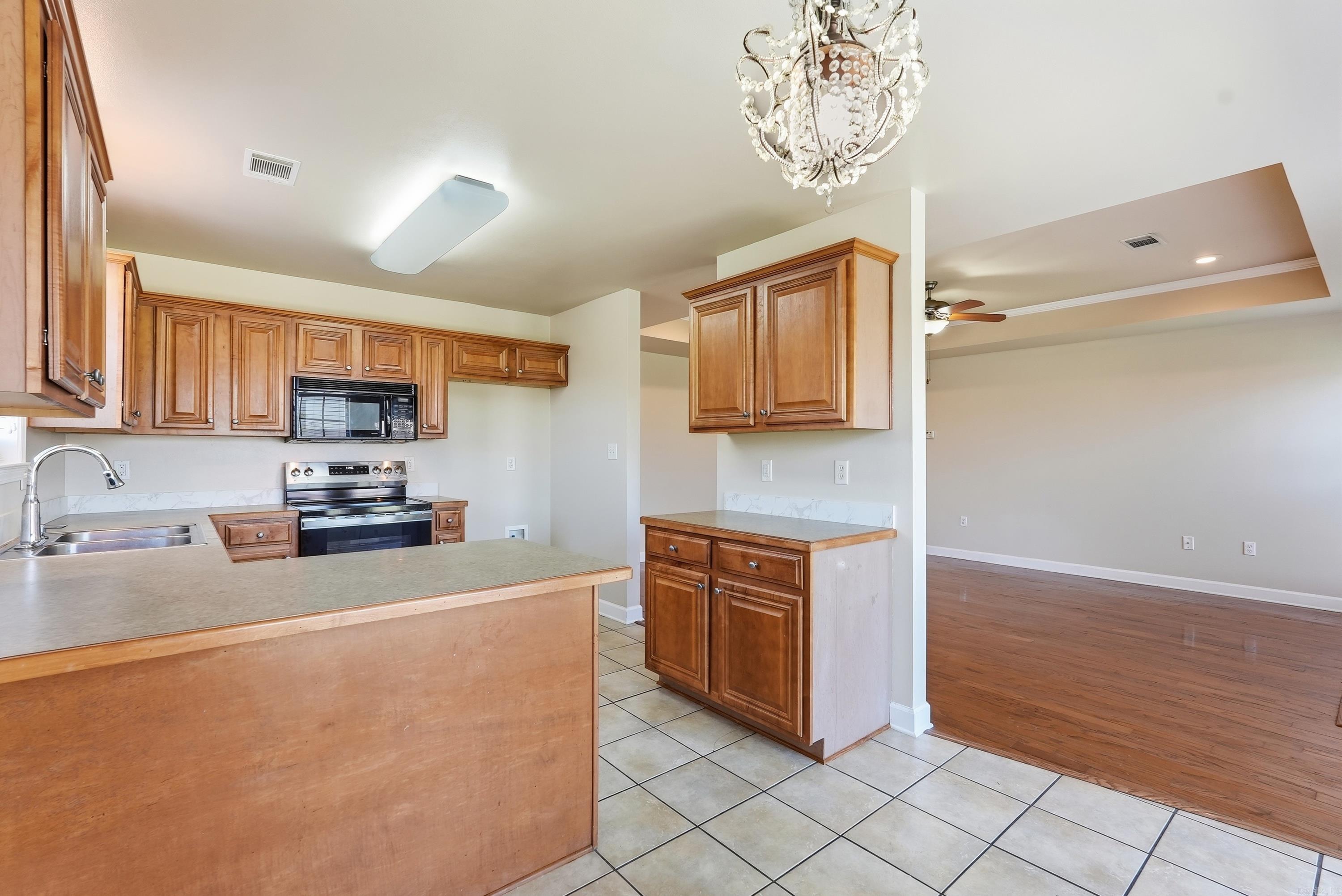 2460 Apple Blossom Property Photo 10