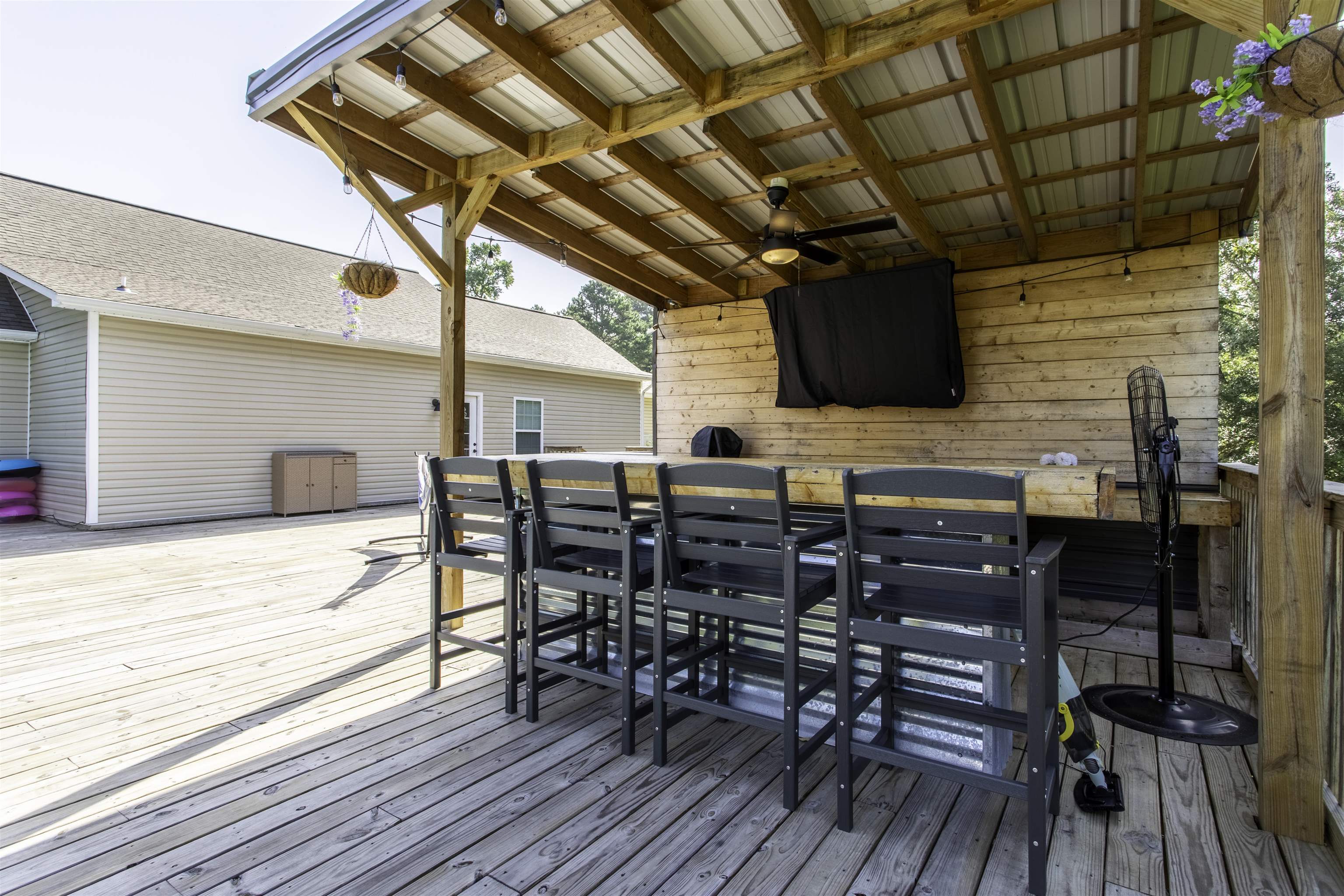 169 Rainbow Lane Property Photo 4