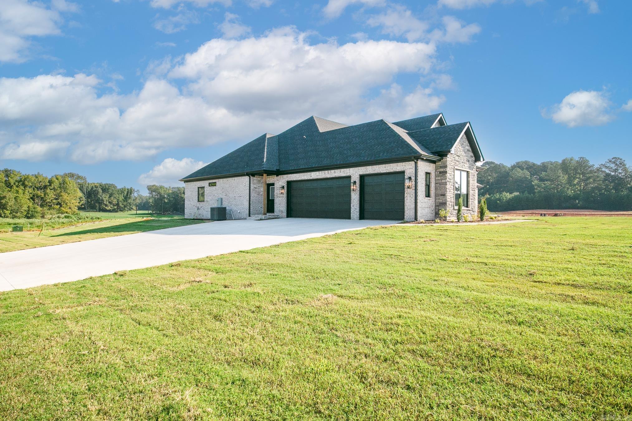 15 Rory Drive Property Photo 3