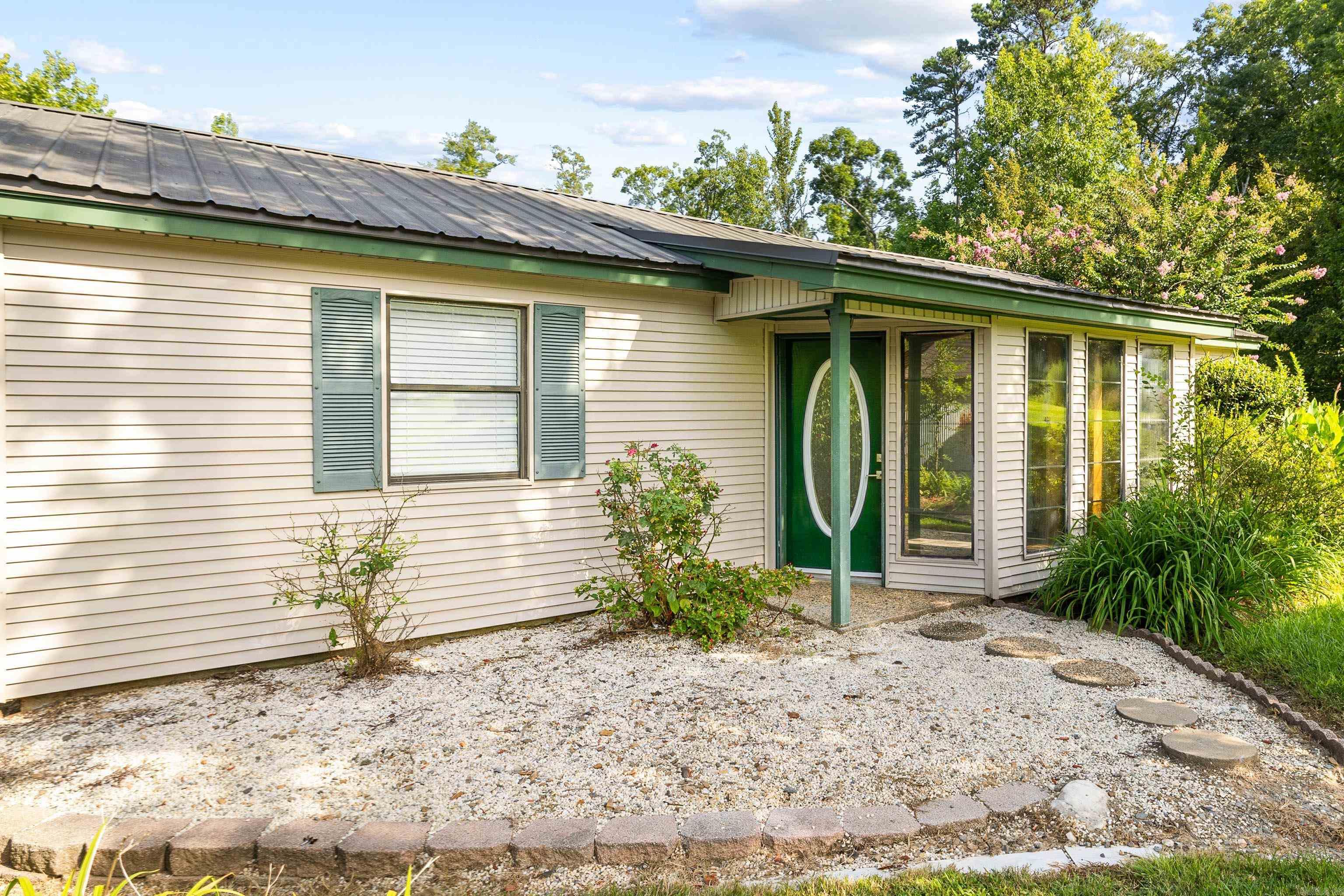 1009 Elm Street Property Photo 2