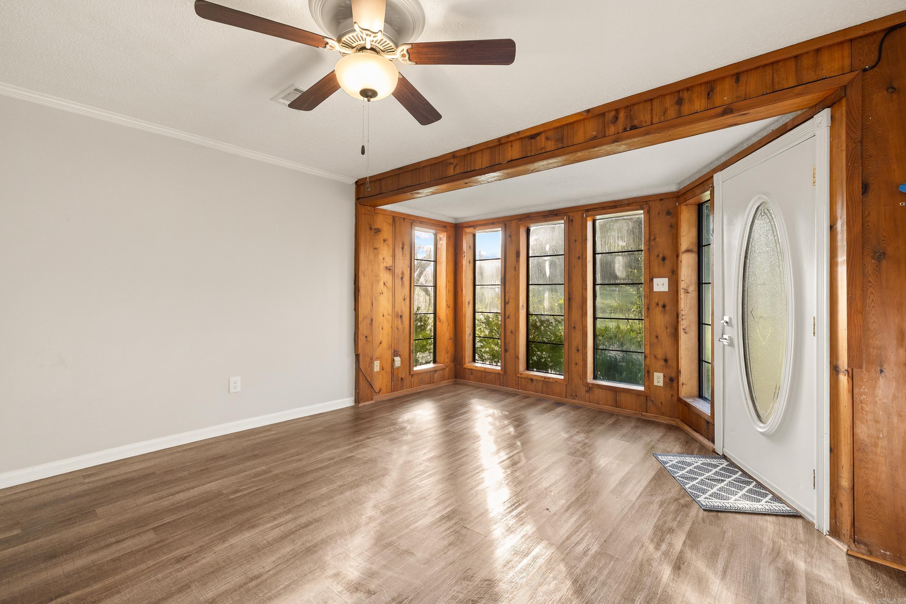 1009 Elm Street Property Photo 3