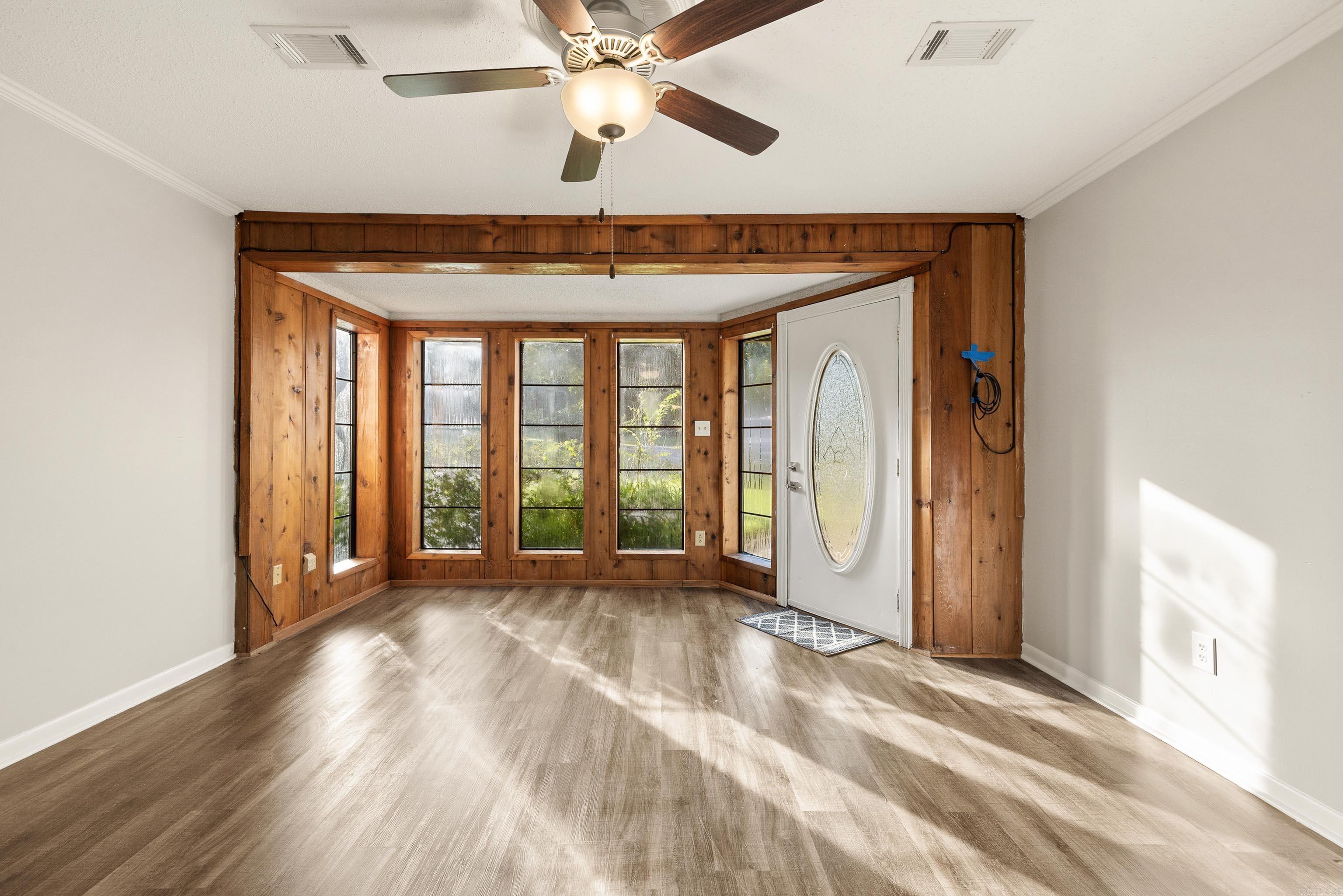 1009 Elm Street Property Photo 4