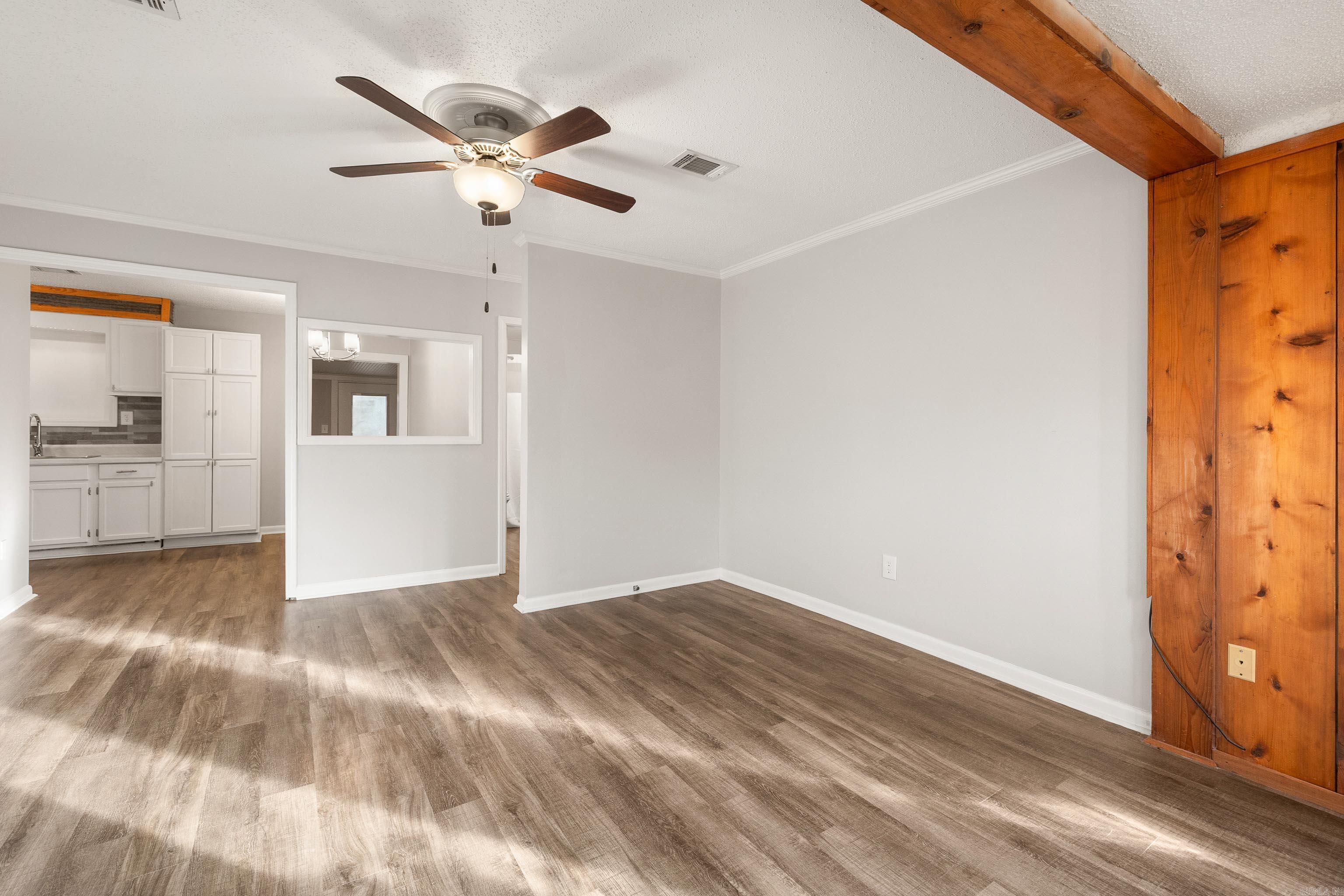 1009 Elm Street Property Photo 12