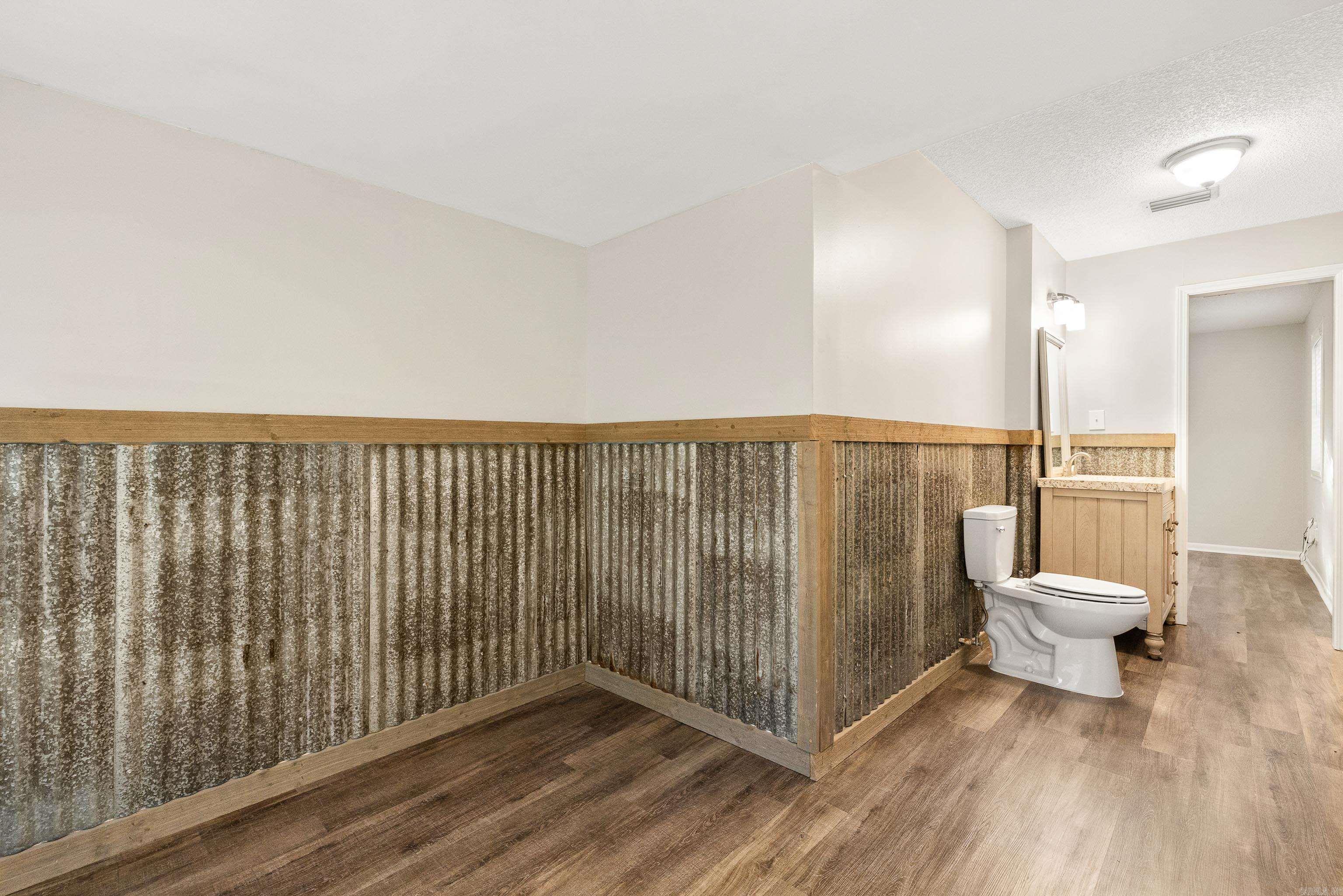 1009 Elm Street Property Photo 17