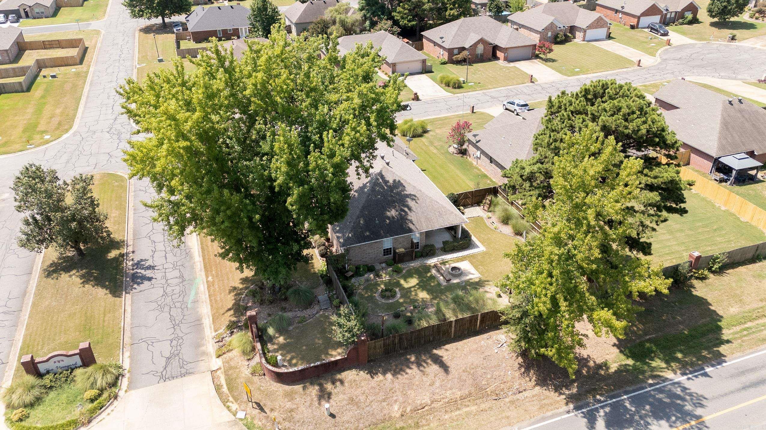 2 Fredonia Court Property Photo 41