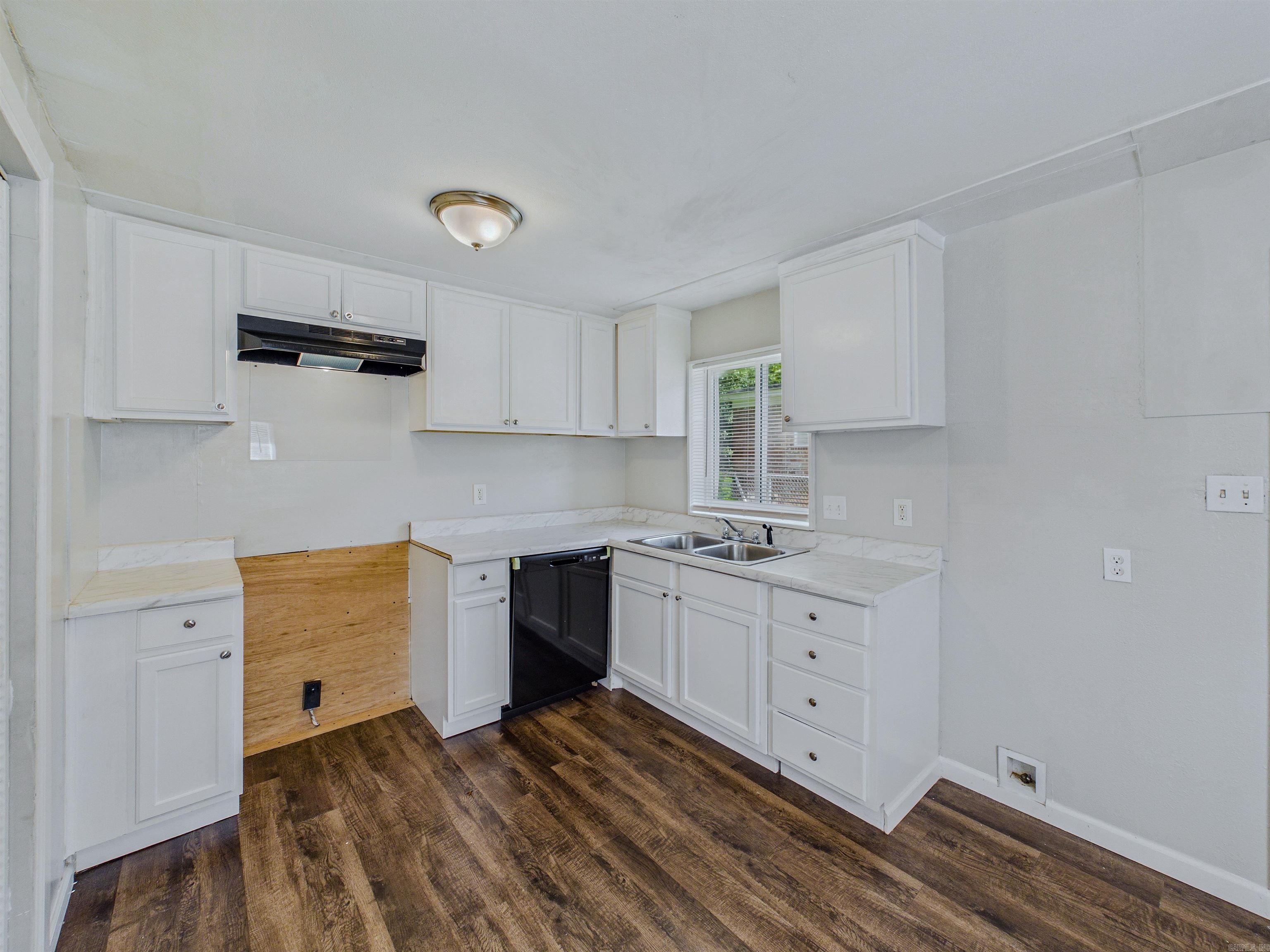 2816 Boyd Street Property Photo 6