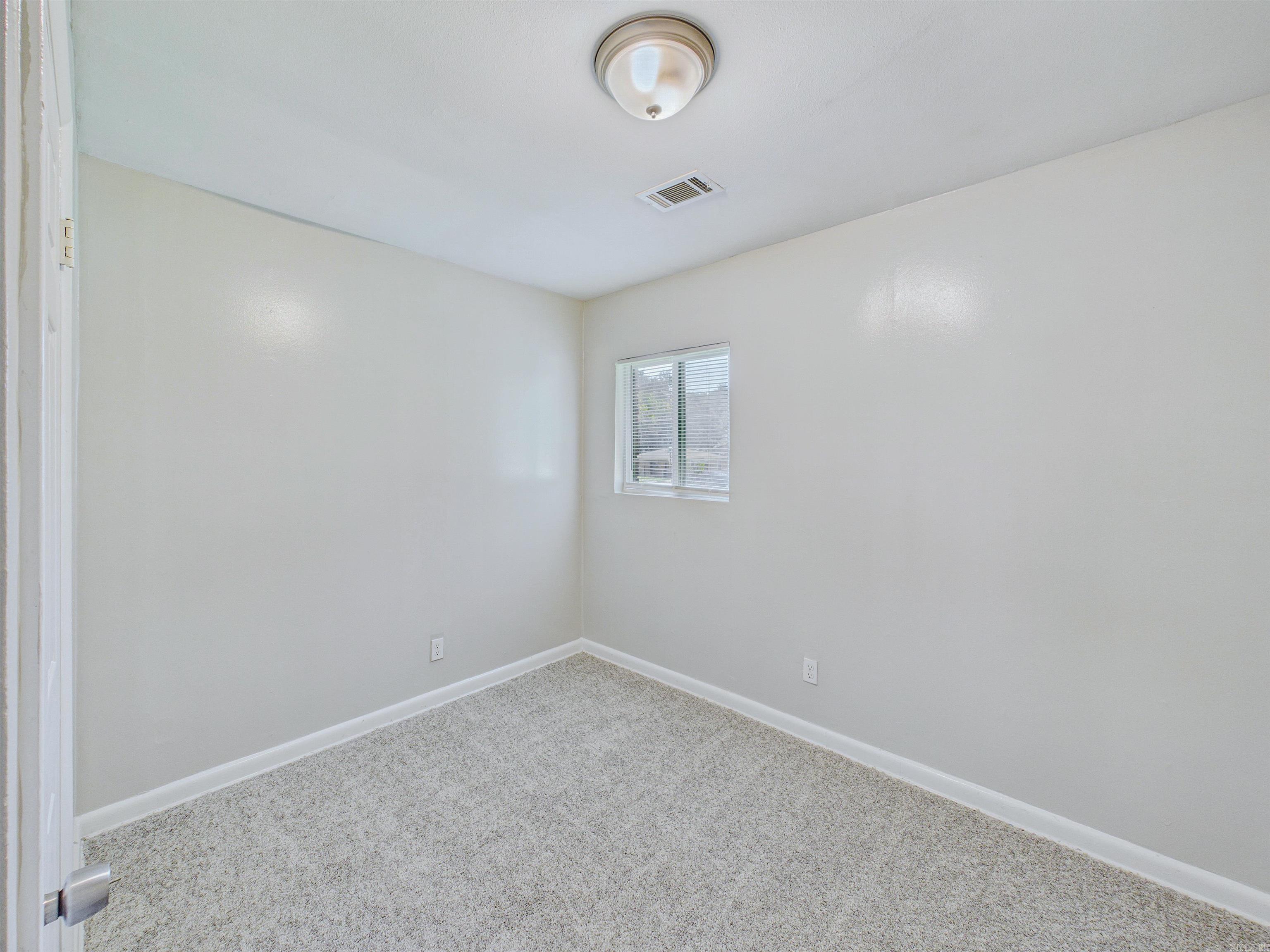 2816 Boyd Street Property Photo 13