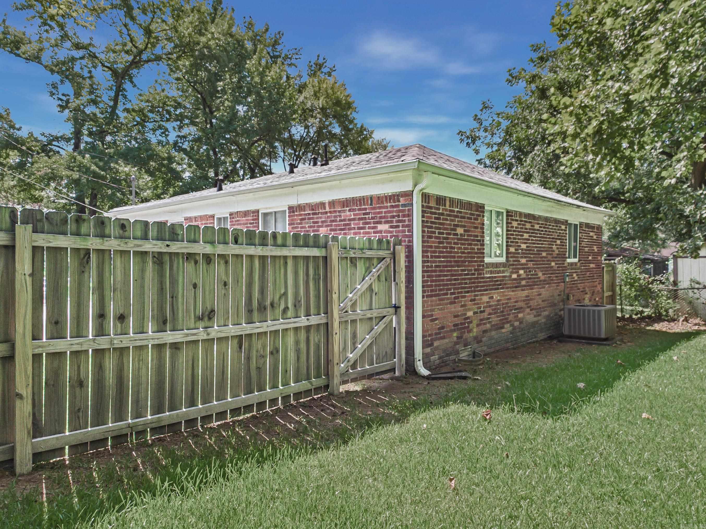 2816 Boyd Street Property Photo 16