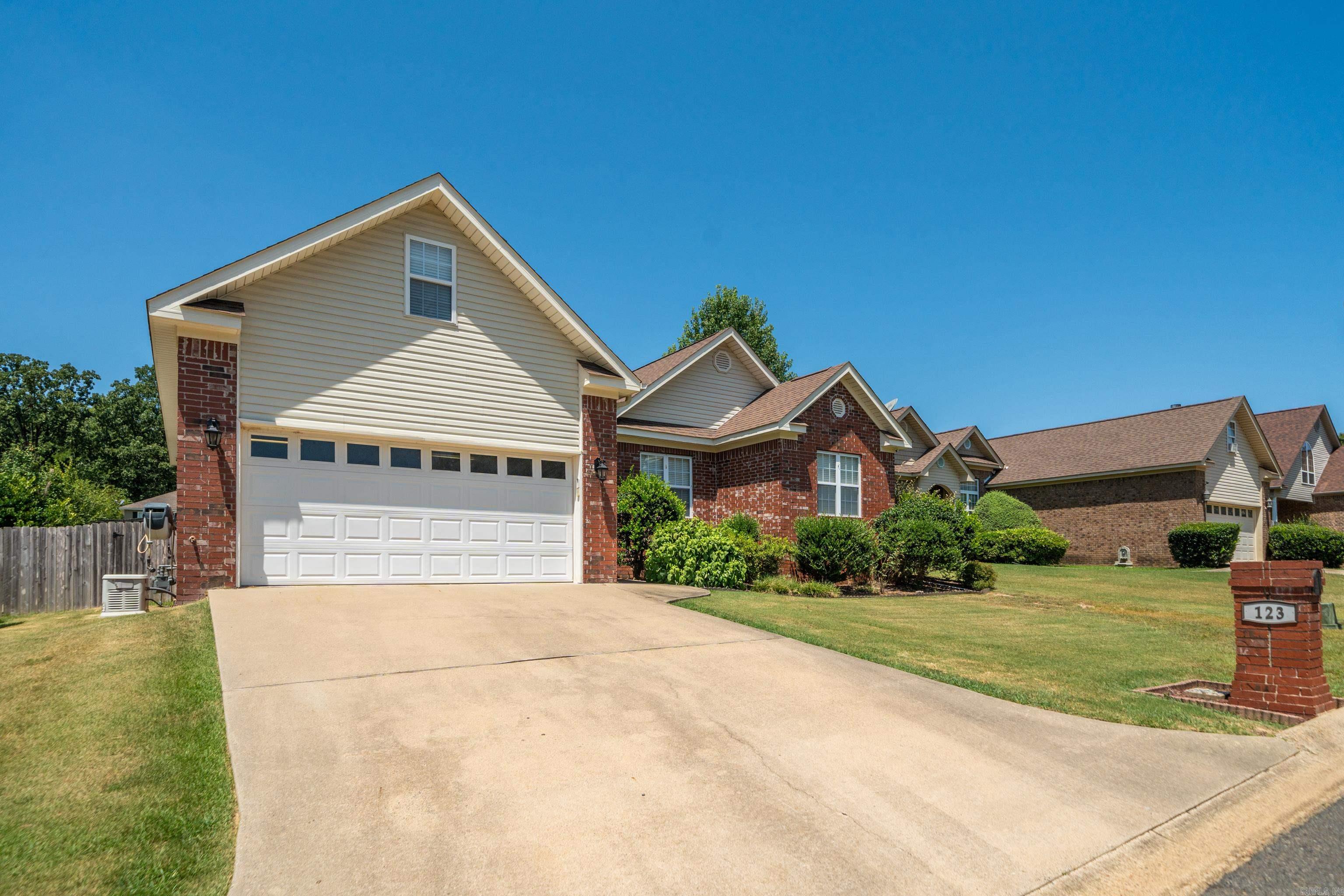 123 Leatherwood Loop Property Photo 2