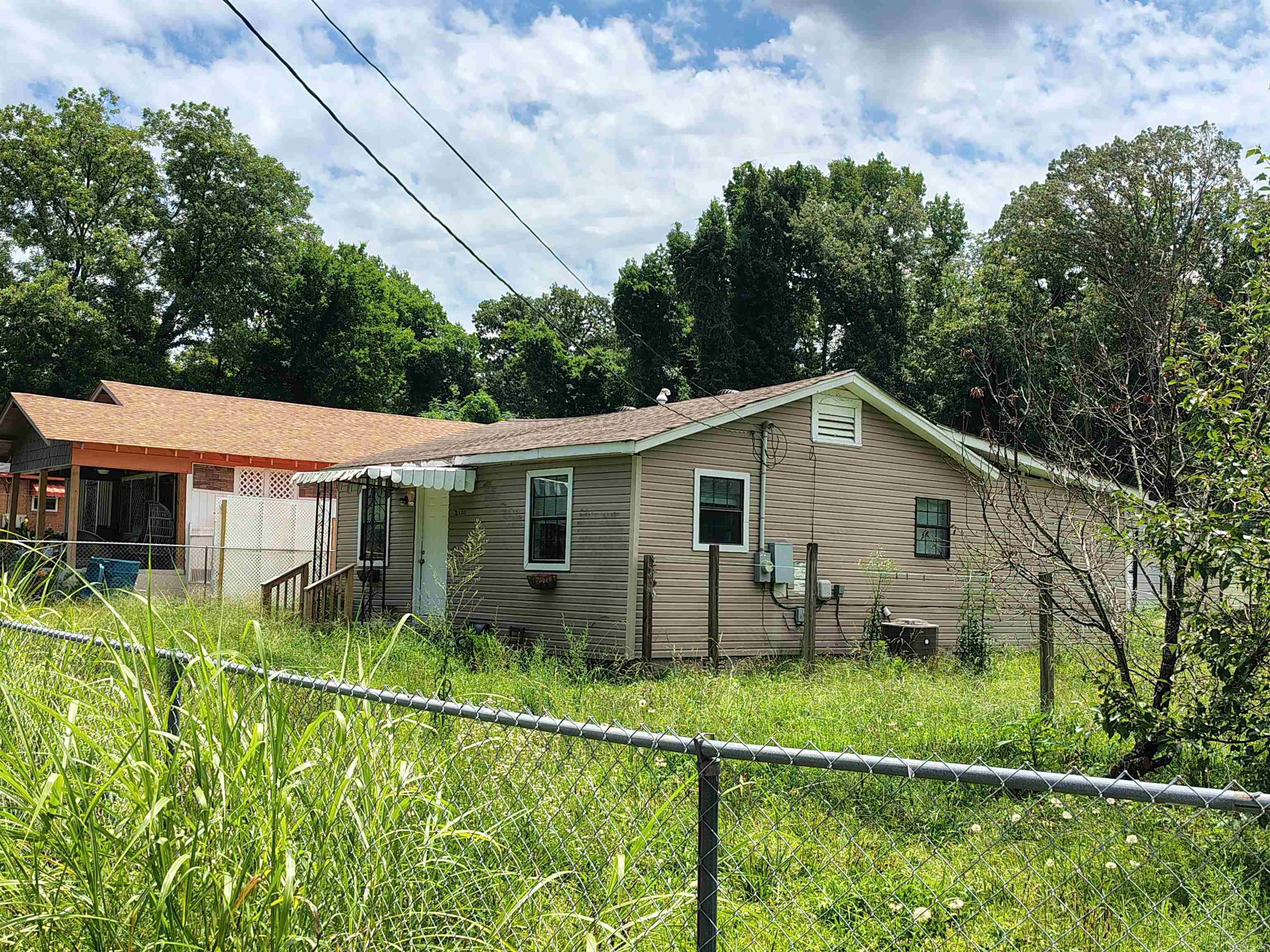 2101 Simpson Street Property Photo 4