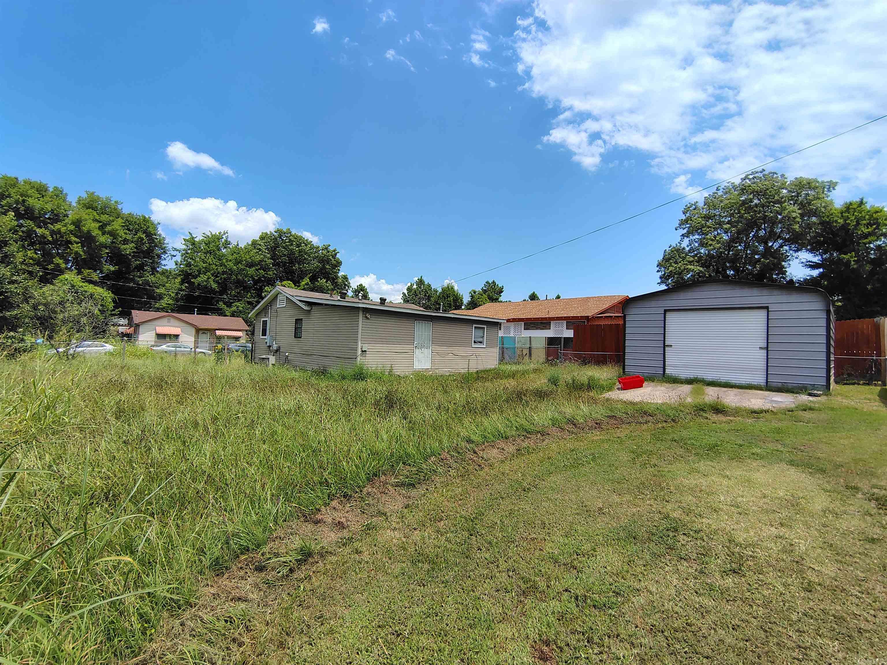 2101 Simpson Street Property Photo 9