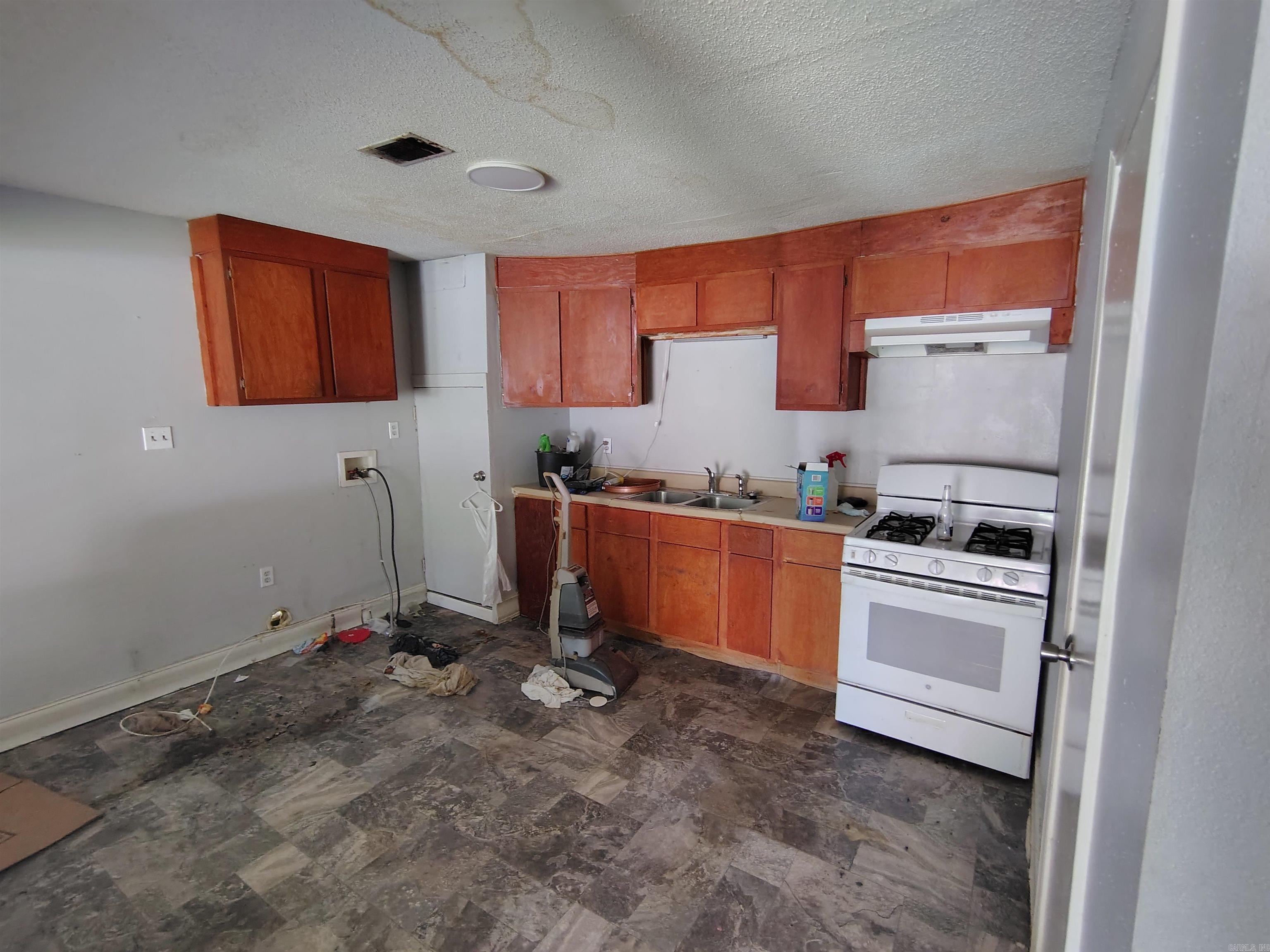 2101 Simpson Street Property Photo 16