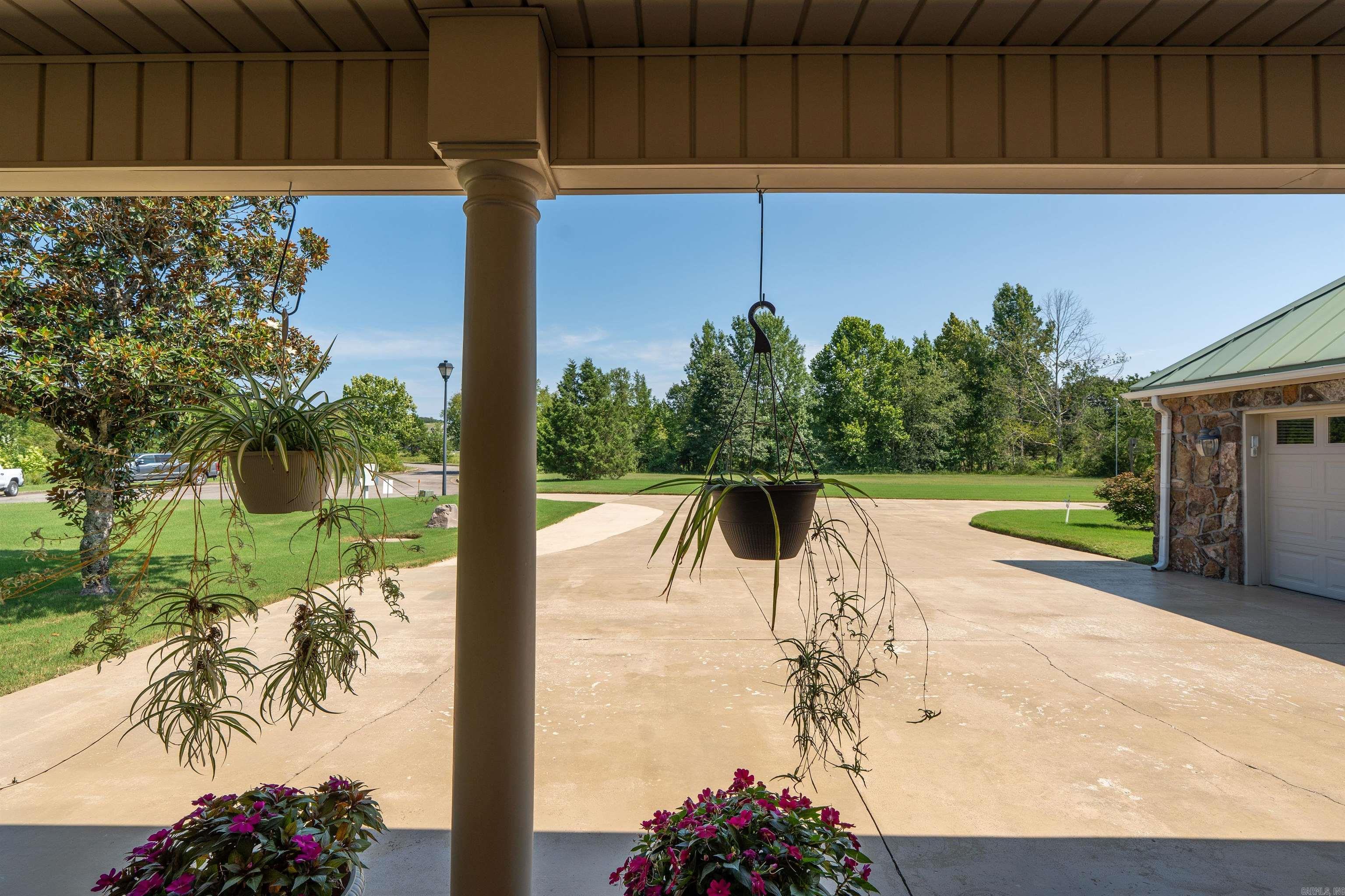 1537 Santa Fe Trail Property Photo 6